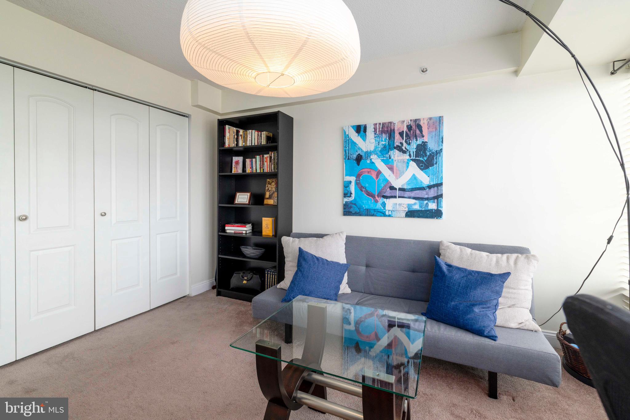 2001 HAMILTON STREET 00 925