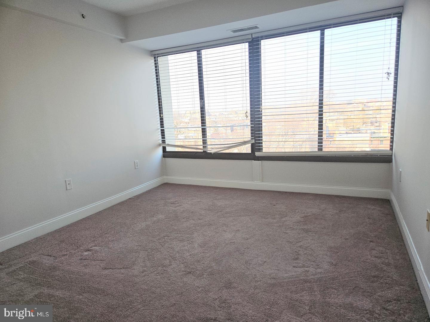 2001 HAMILTON STREET 00 925