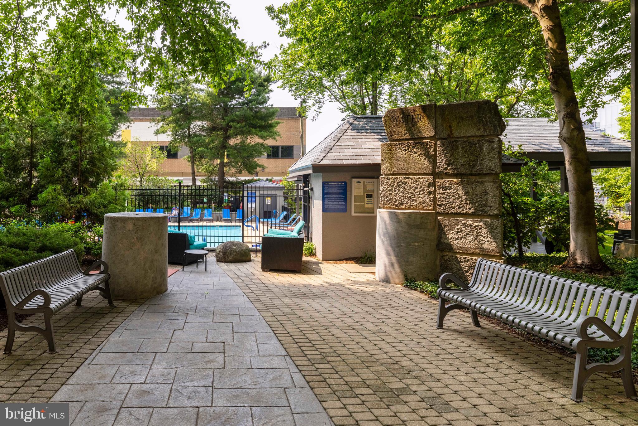 2001 HAMILTON STREET 00 925