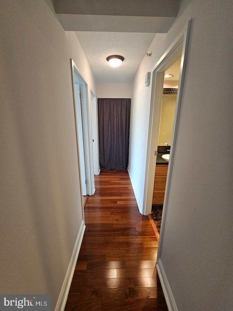 2001 HAMILTON STREET 00 925