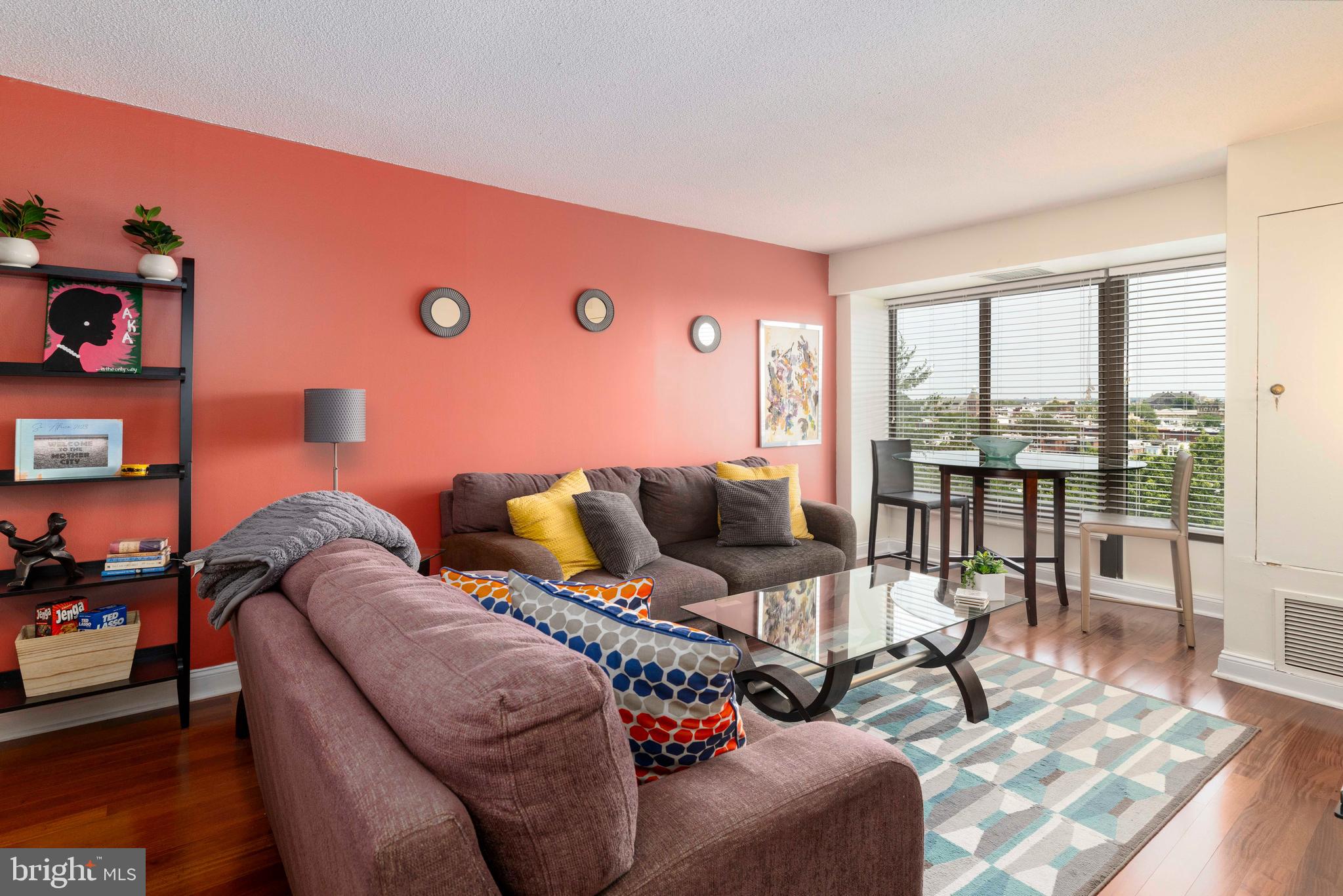 2001 HAMILTON STREET 00 925