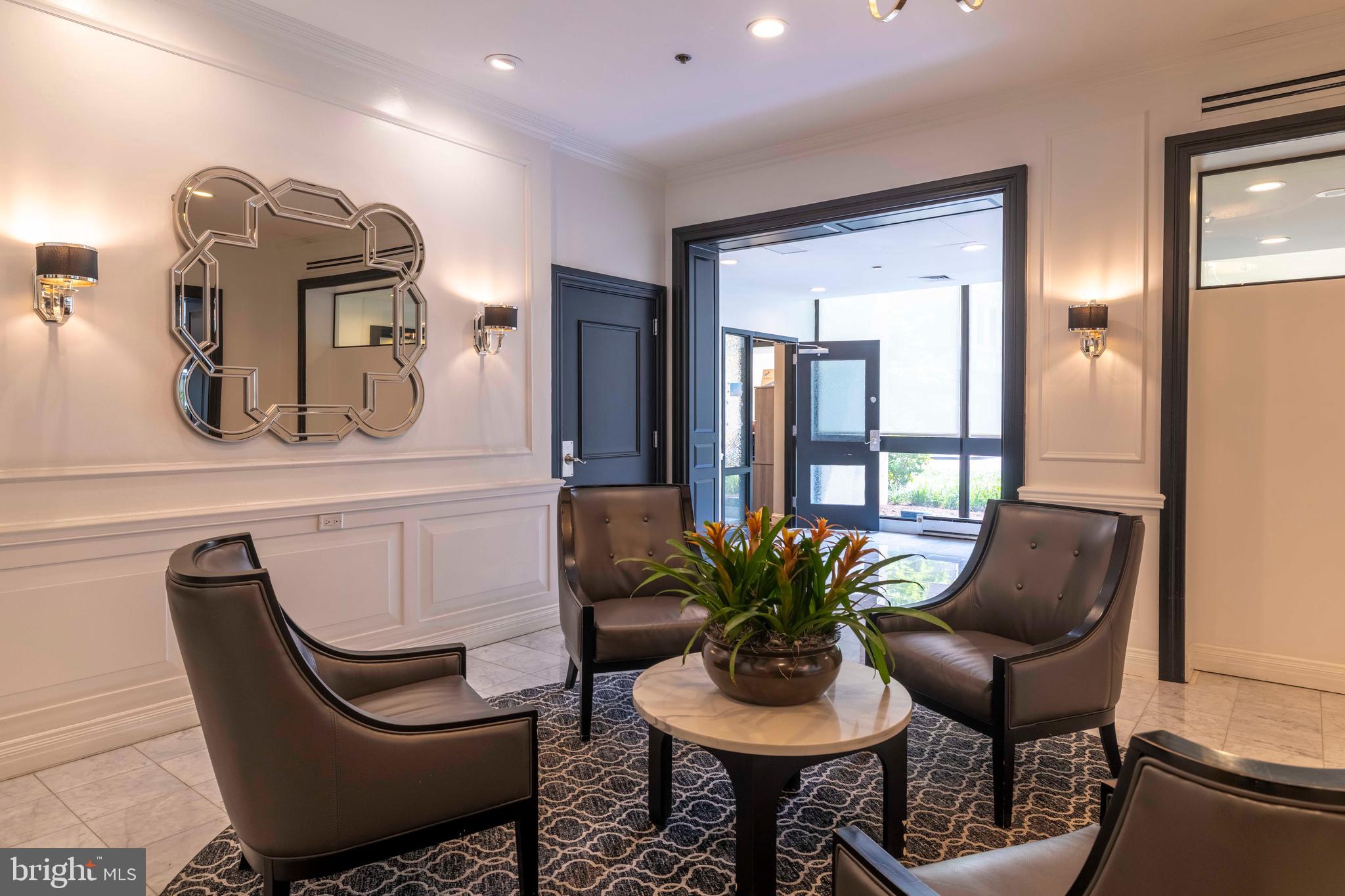 2001 HAMILTON STREET 00 925