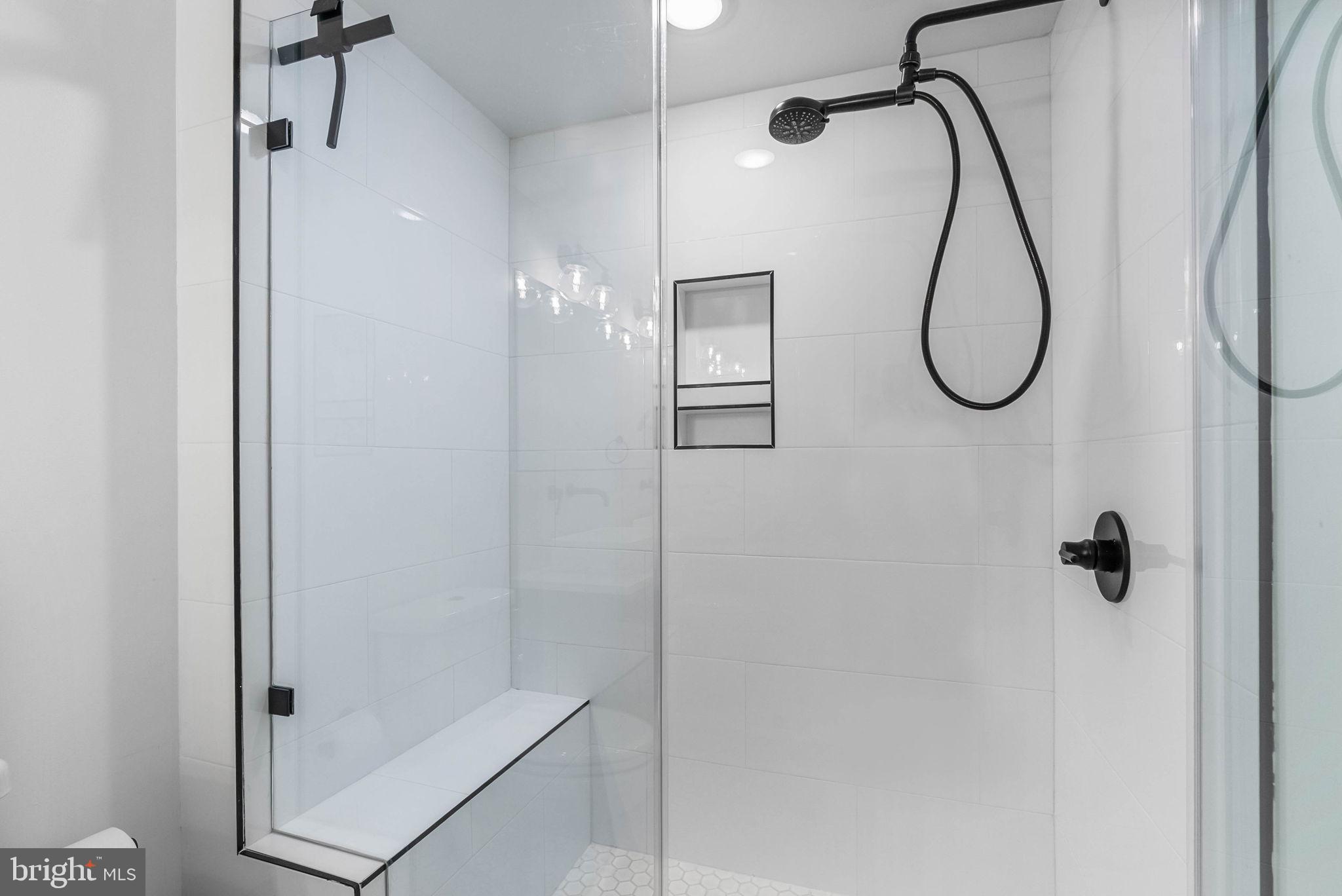 1723 FRANCIS STREET 4E