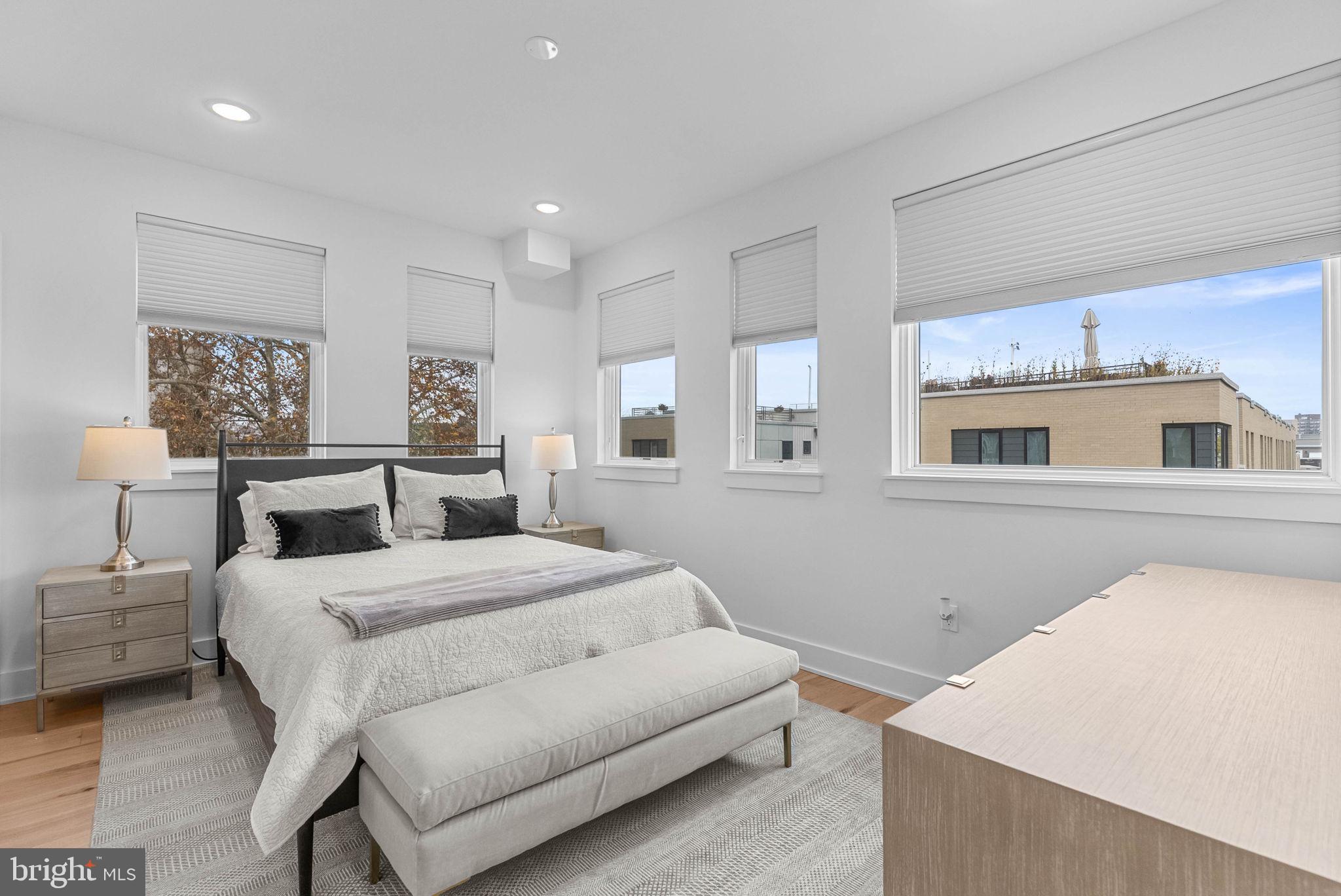 1723 FRANCIS STREET 4E