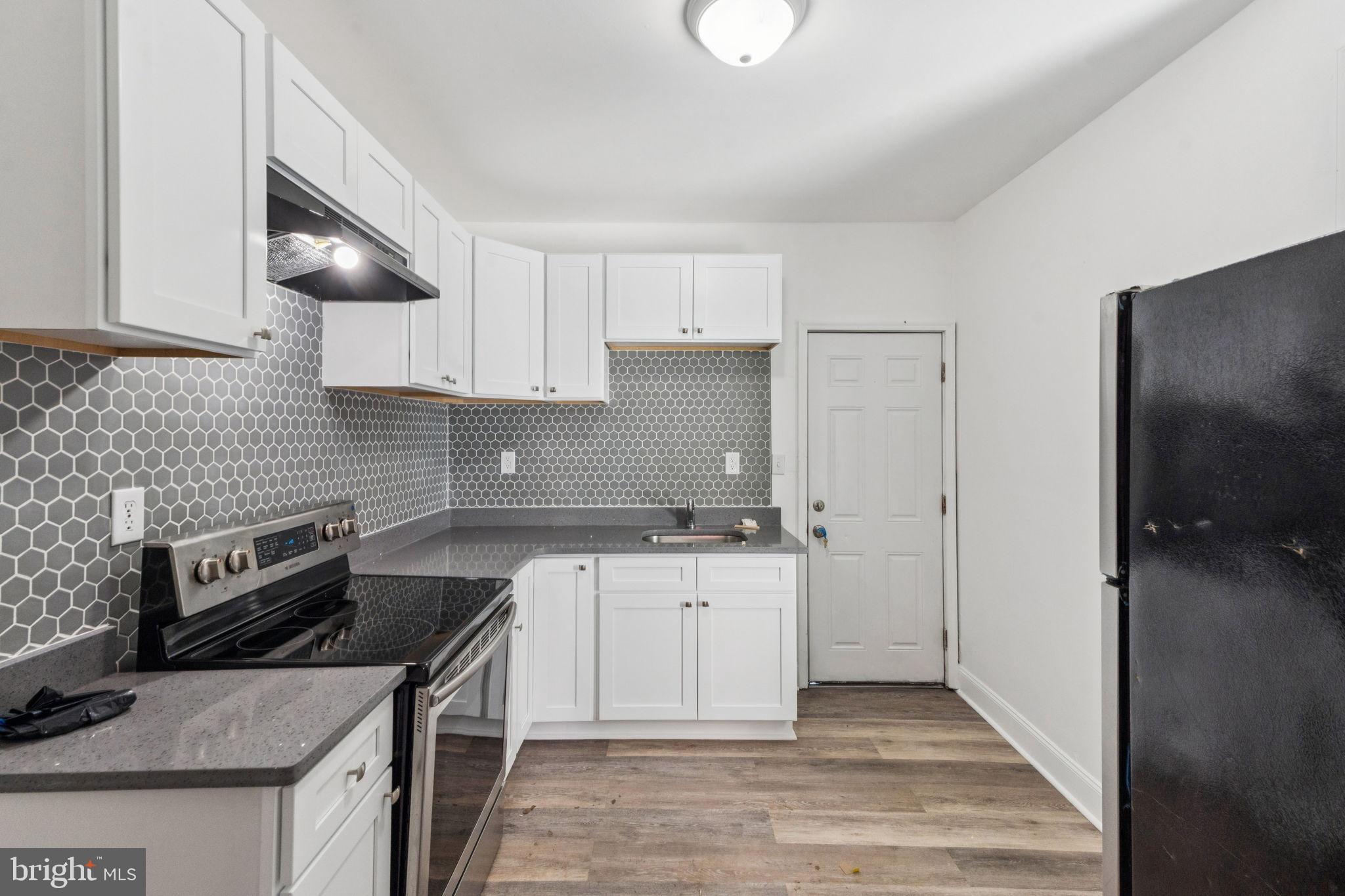 1236 W SERGEANT STREET