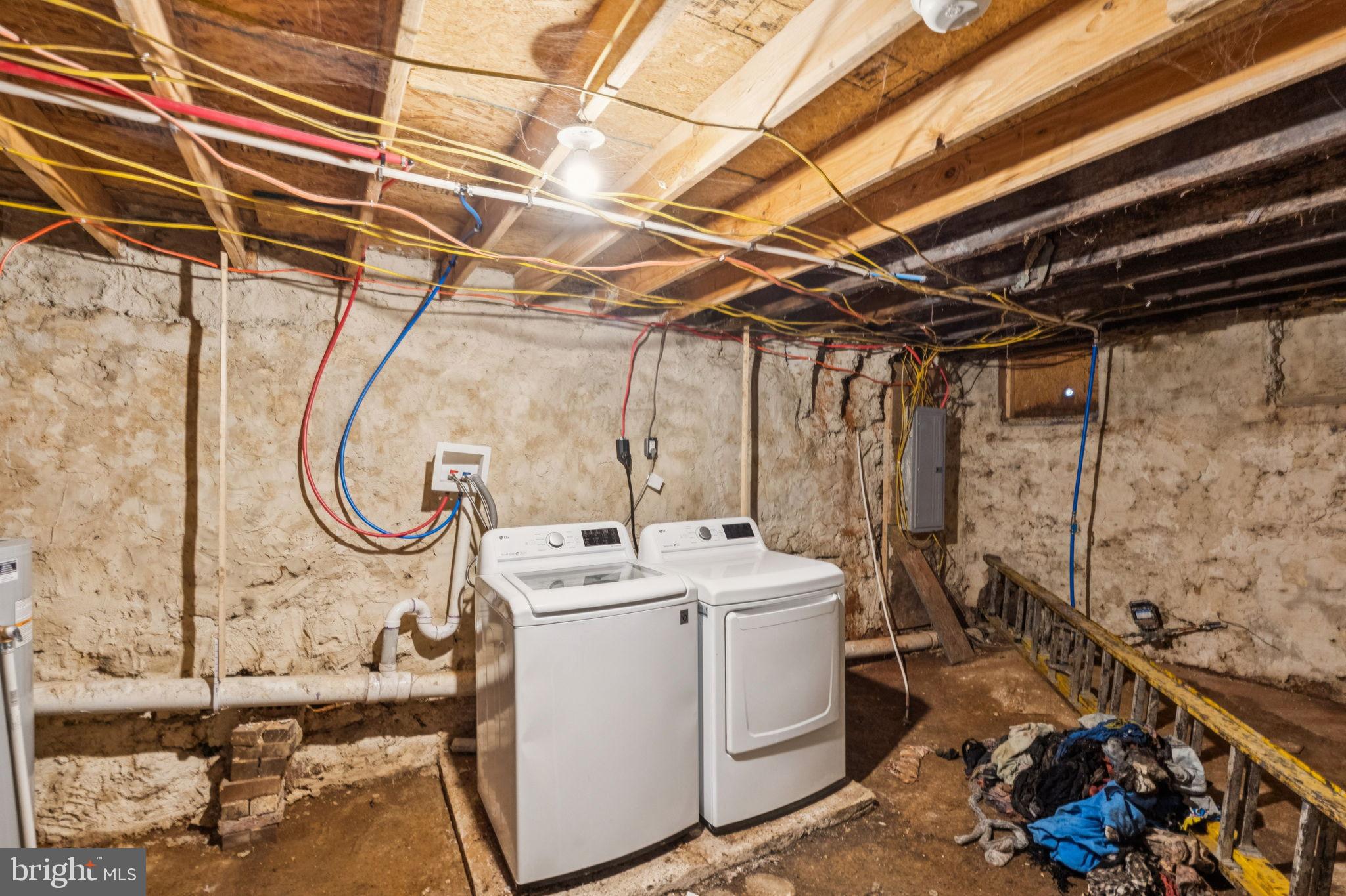 1236 W SERGEANT STREET