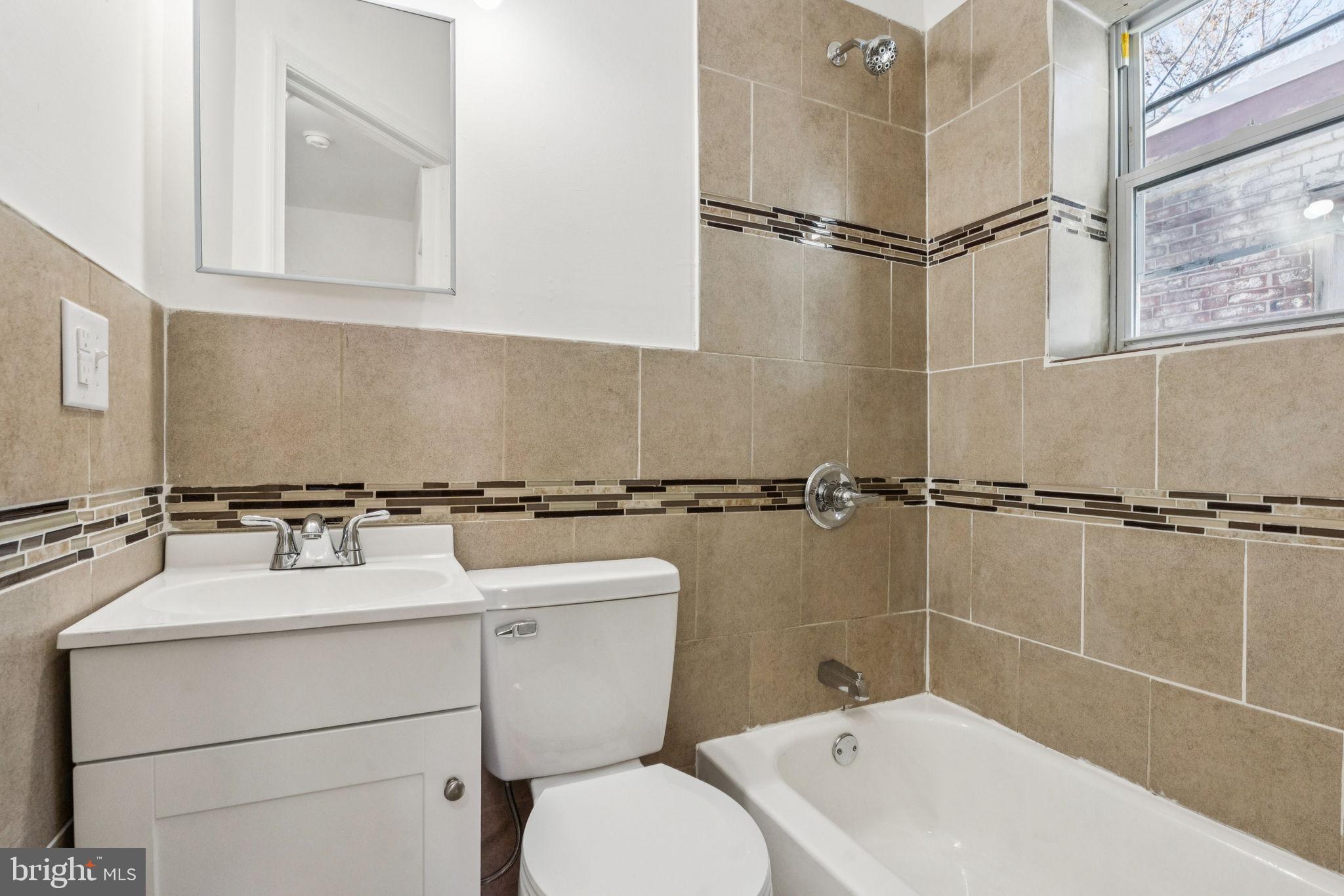 1236 W SERGEANT STREET