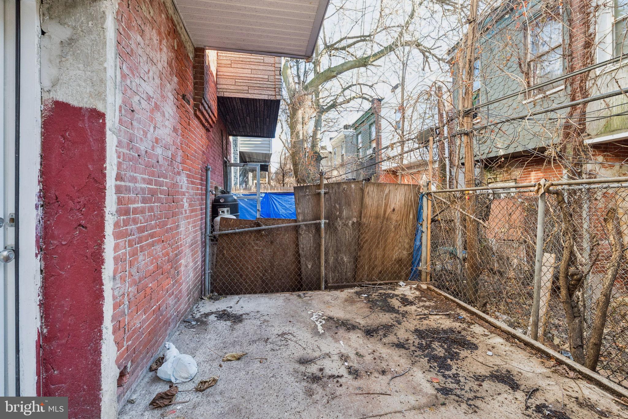 1236 W SERGEANT STREET