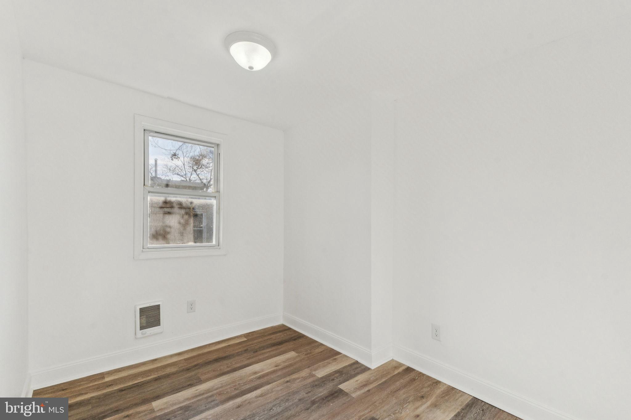 1236 W SERGEANT STREET