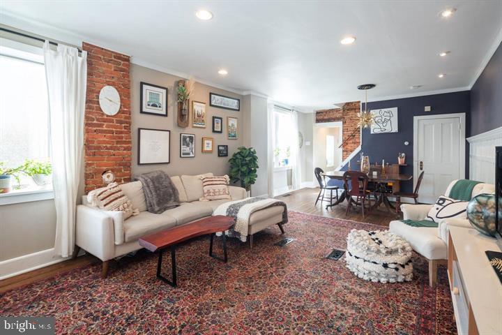 229 E BENEZET STREET