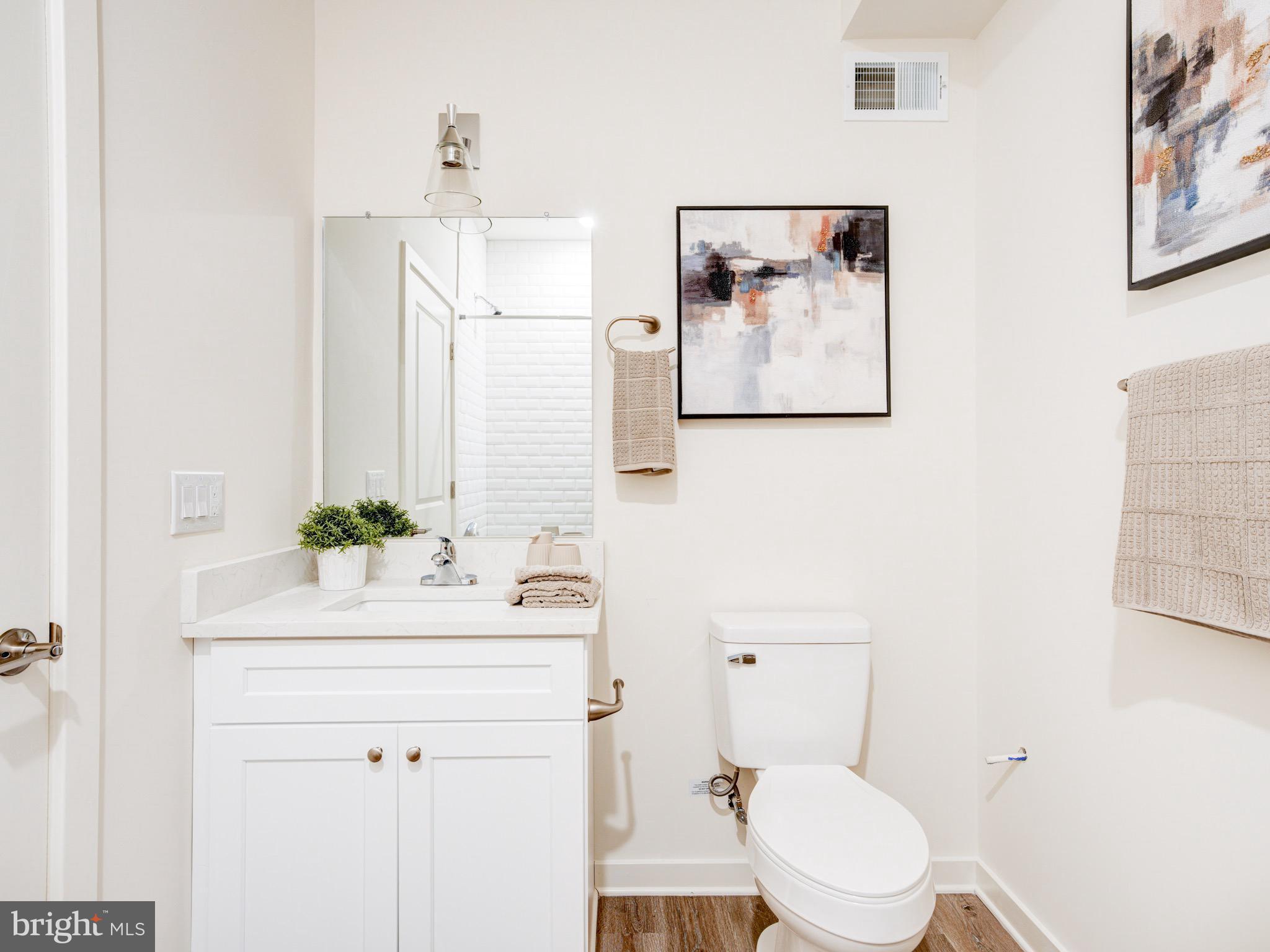 2068 E MONMOUTH STREET