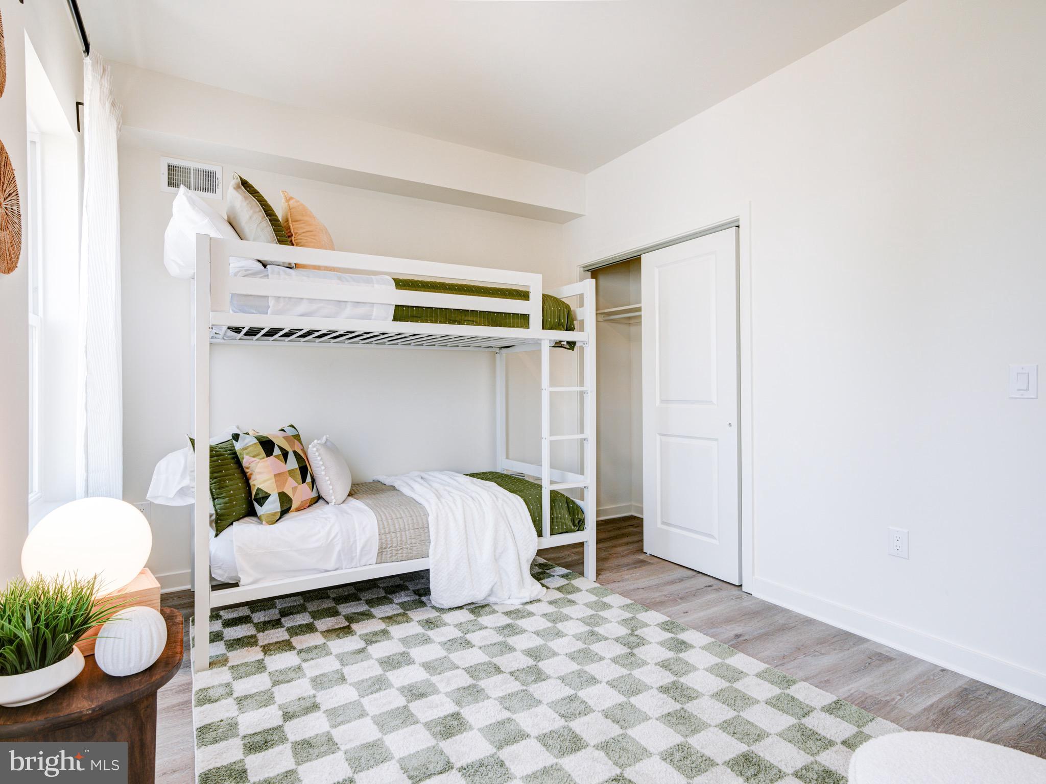 2068 E MONMOUTH STREET