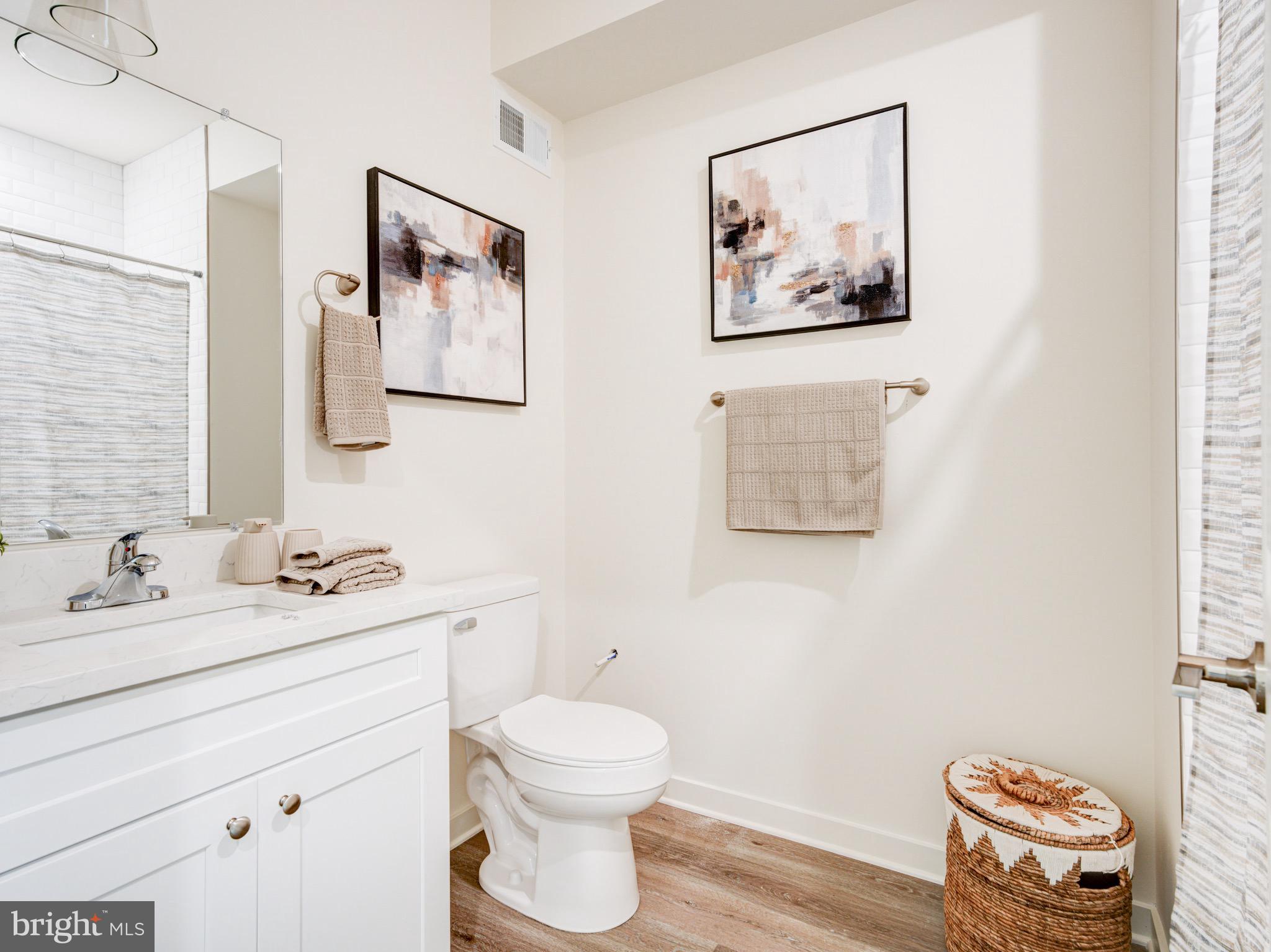 2068 E MONMOUTH STREET