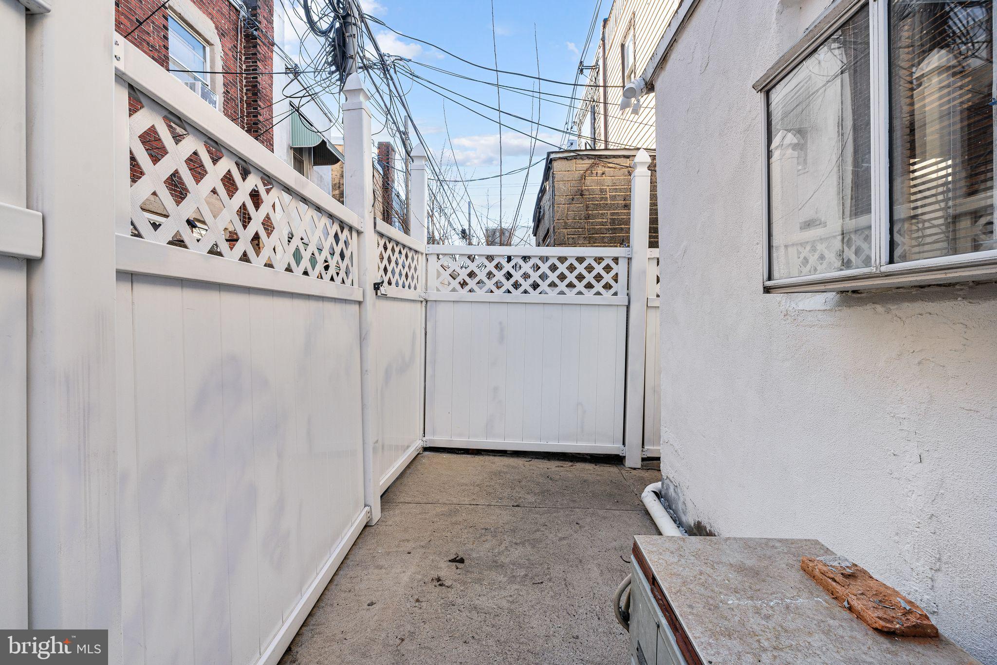 2543 S FRANKLIN STREET