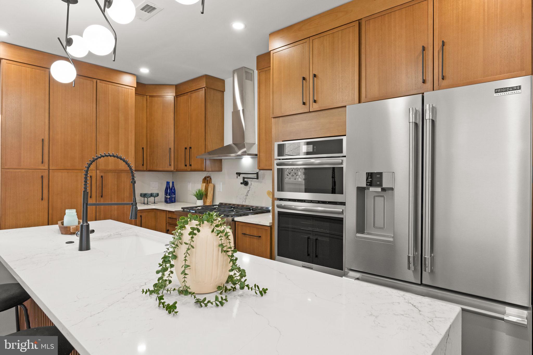 2308 CHRISTIAN STREET