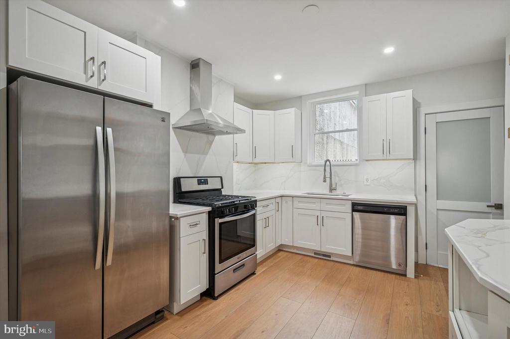 720 S 16TH STREET