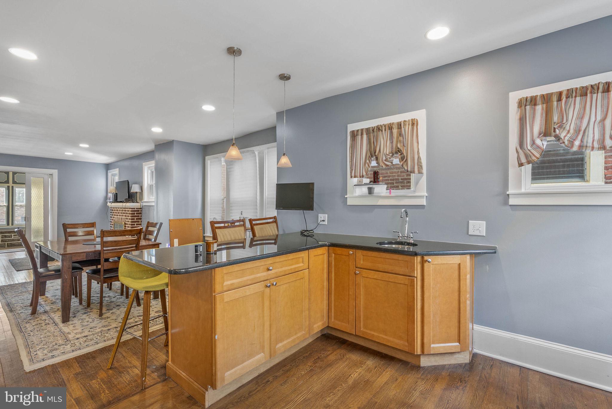 4069 MANAYUNK AVENUE