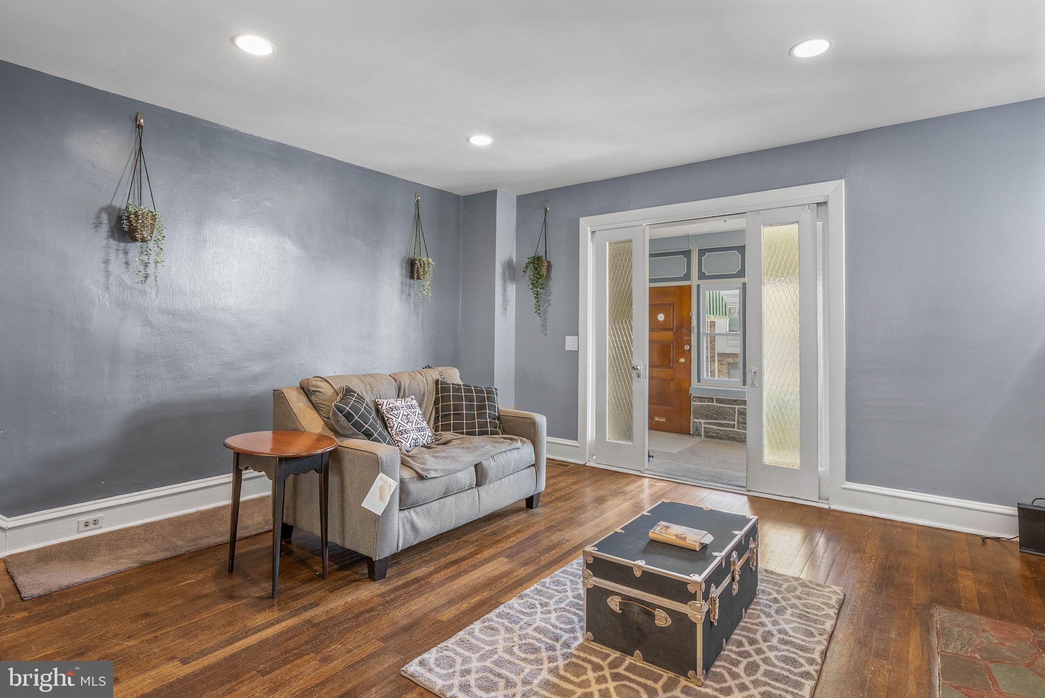4069 MANAYUNK AVENUE