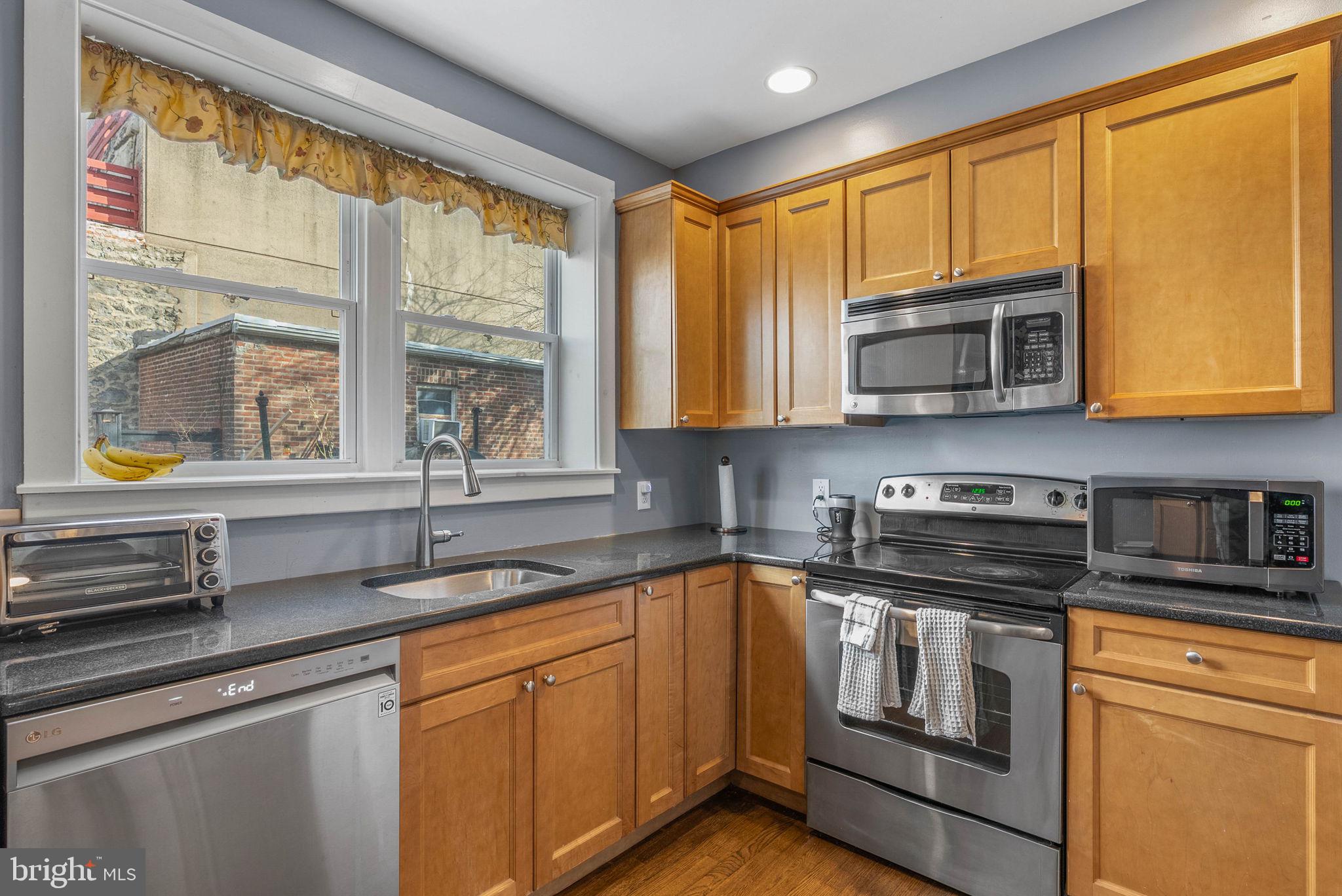 4069 MANAYUNK AVENUE