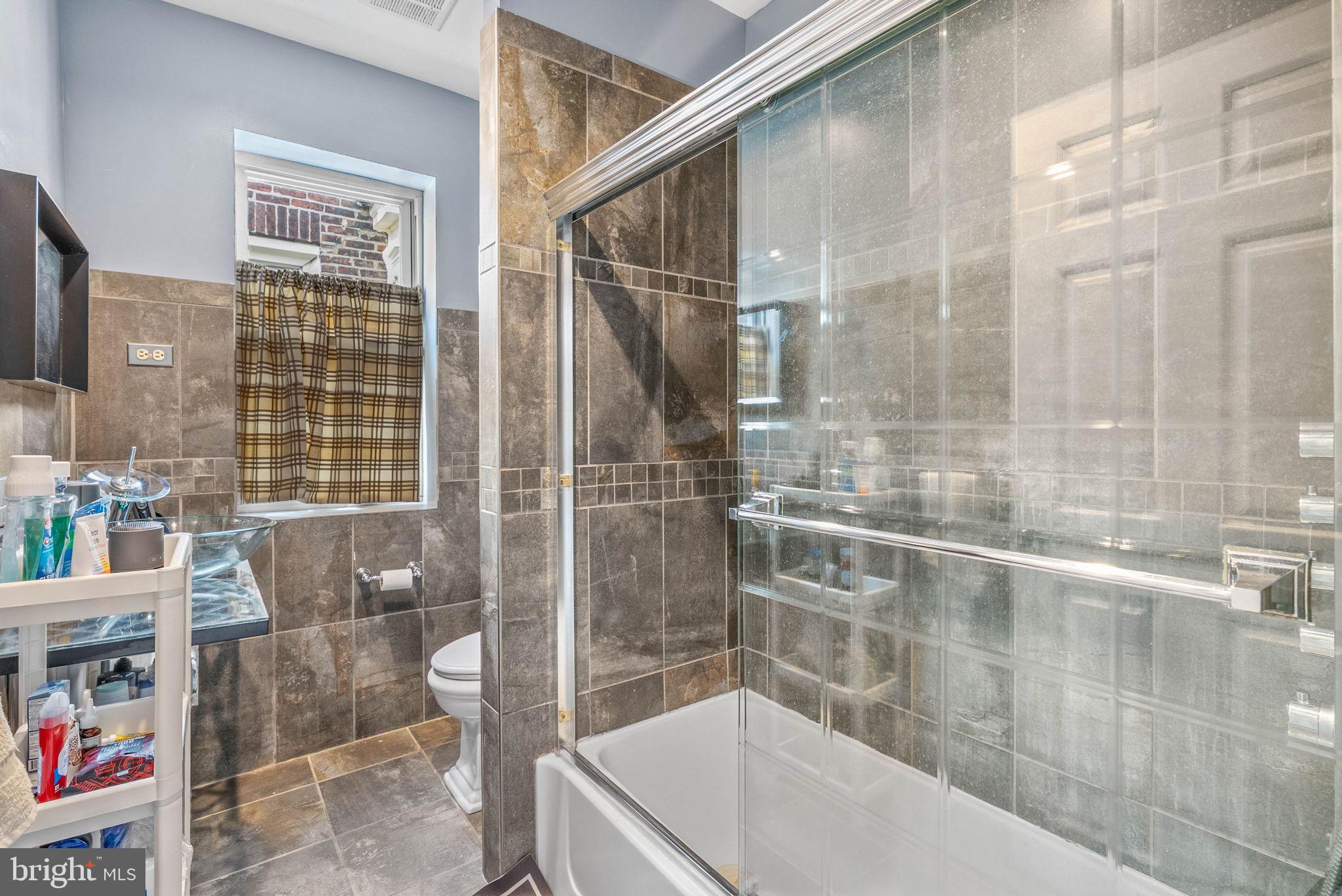 4069 MANAYUNK AVENUE
