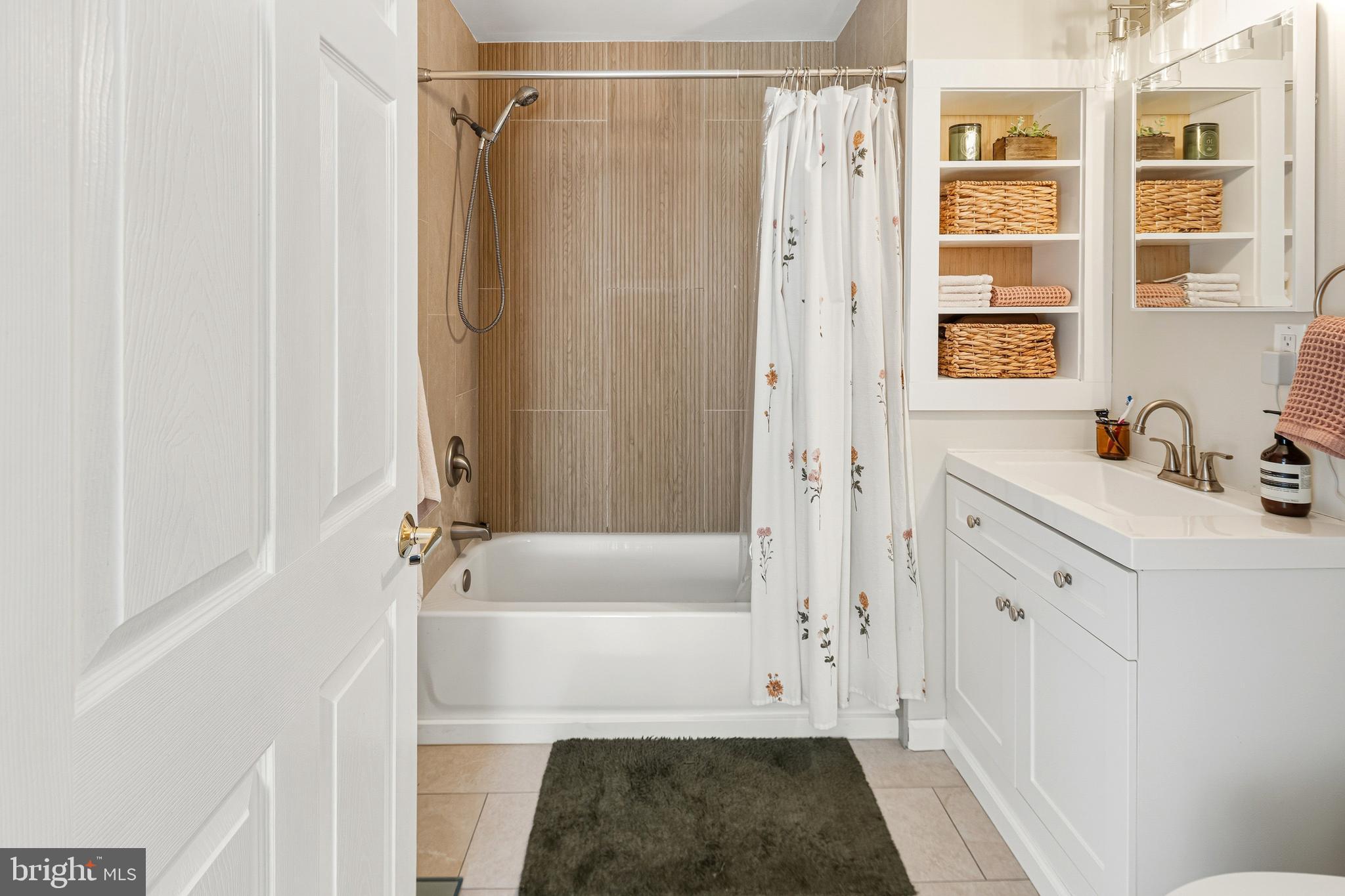 2 LEVERINGTON AVENUE 20