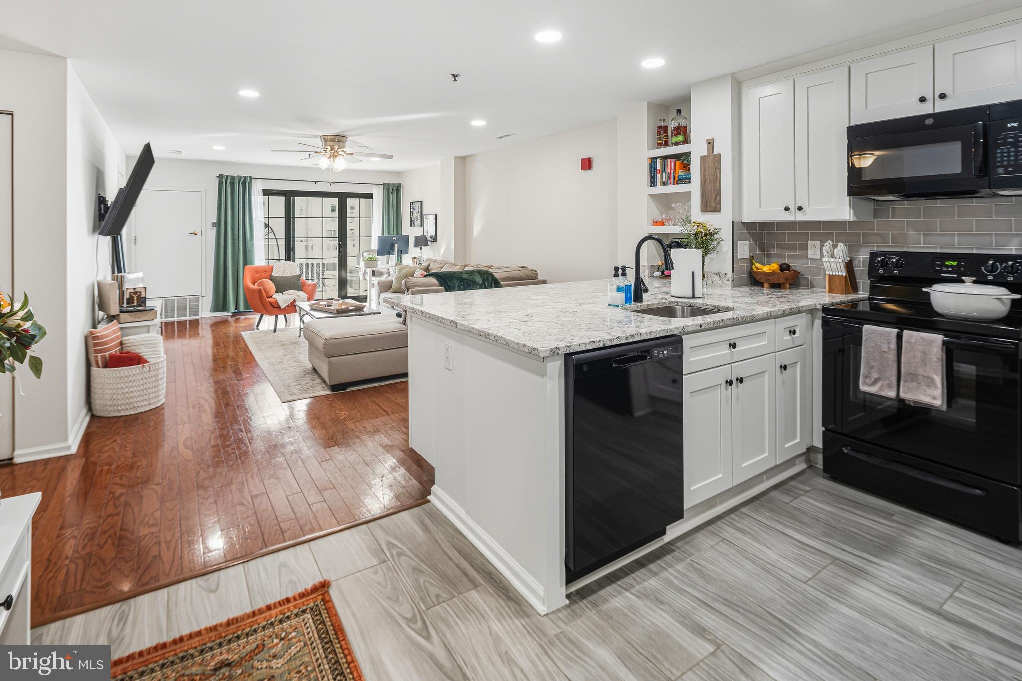 2 LEVERINGTON AVENUE 20