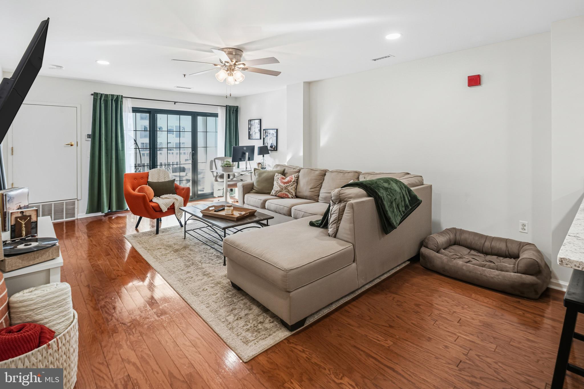 2 LEVERINGTON AVENUE 20