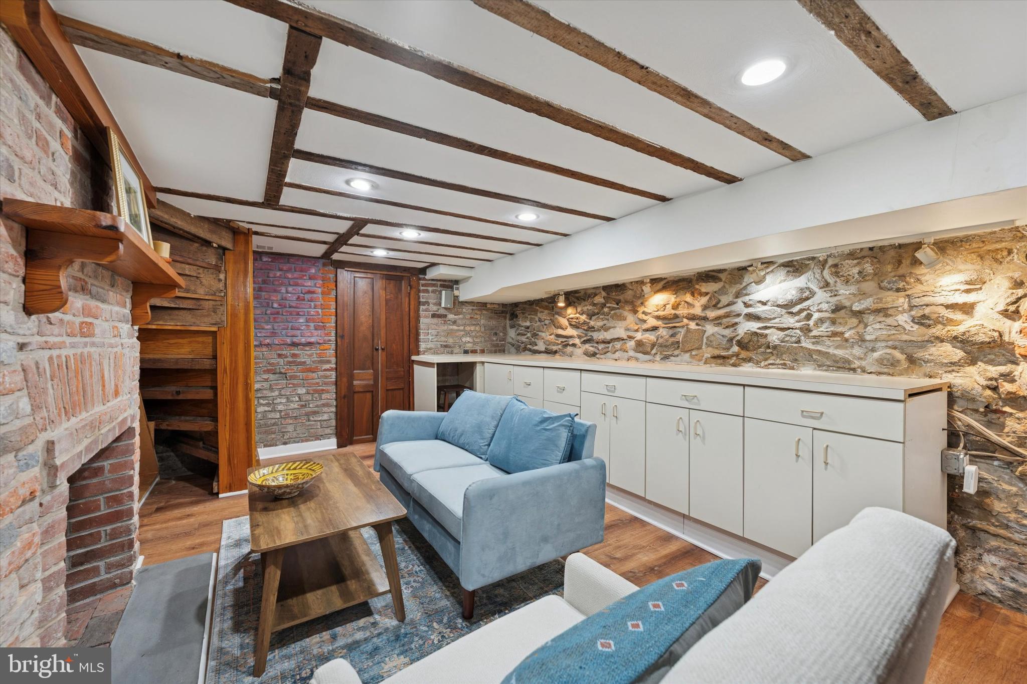 309 S AMERICAN STREET