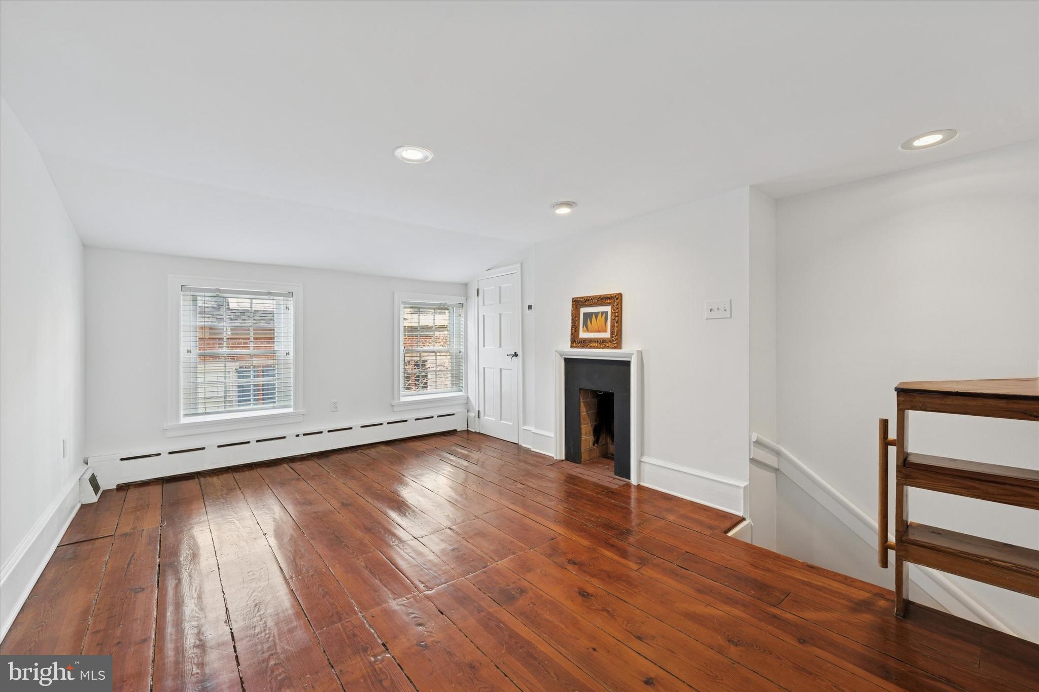 309 S AMERICAN STREET