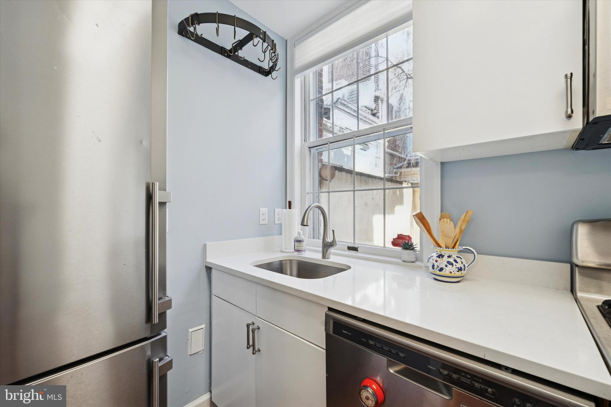 309 S AMERICAN STREET