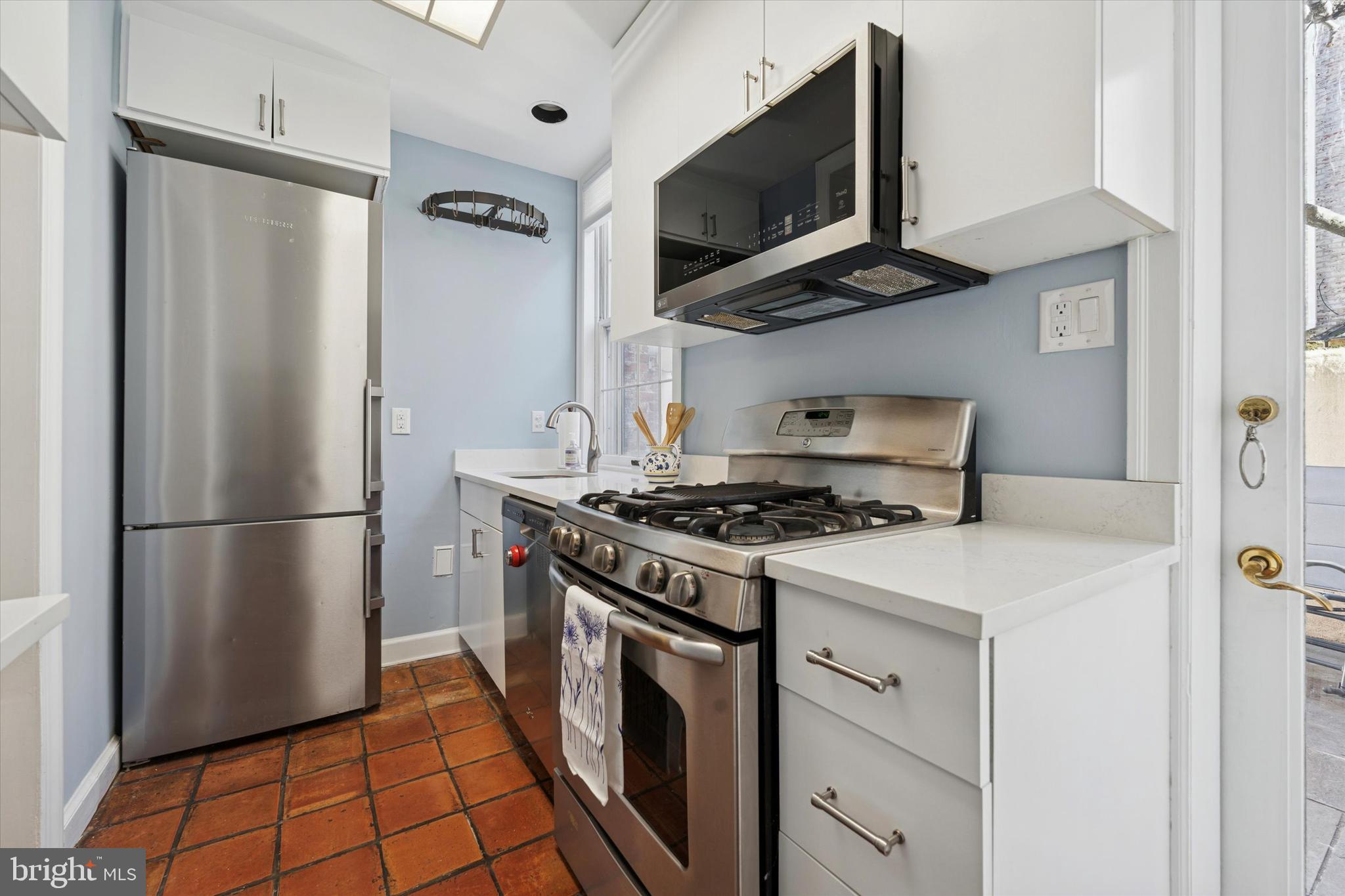 309 S AMERICAN STREET