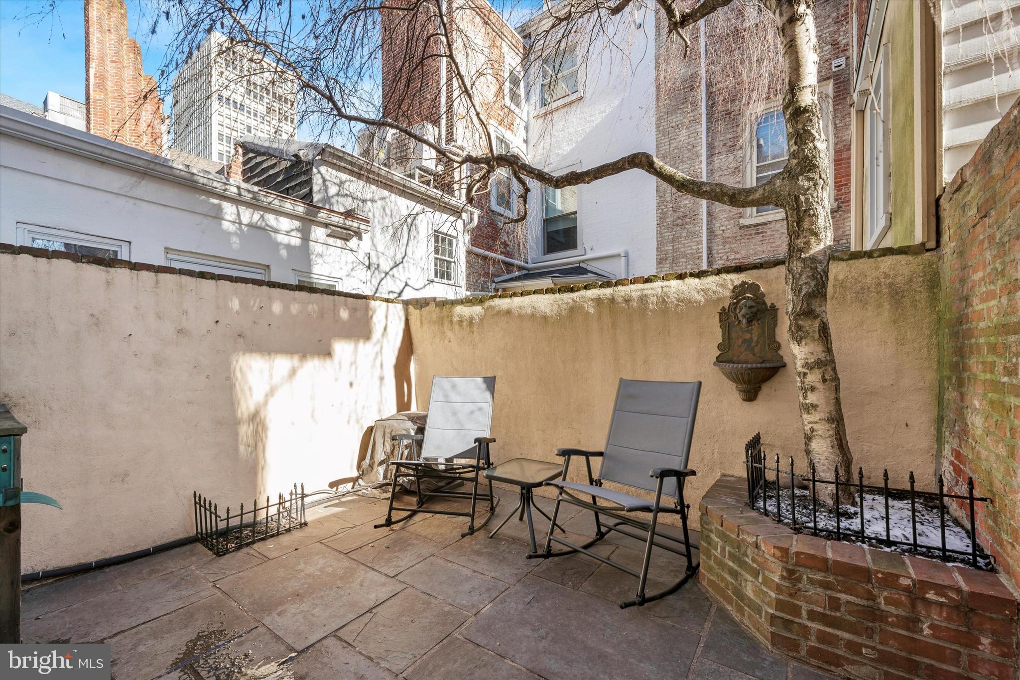 309 S AMERICAN STREET