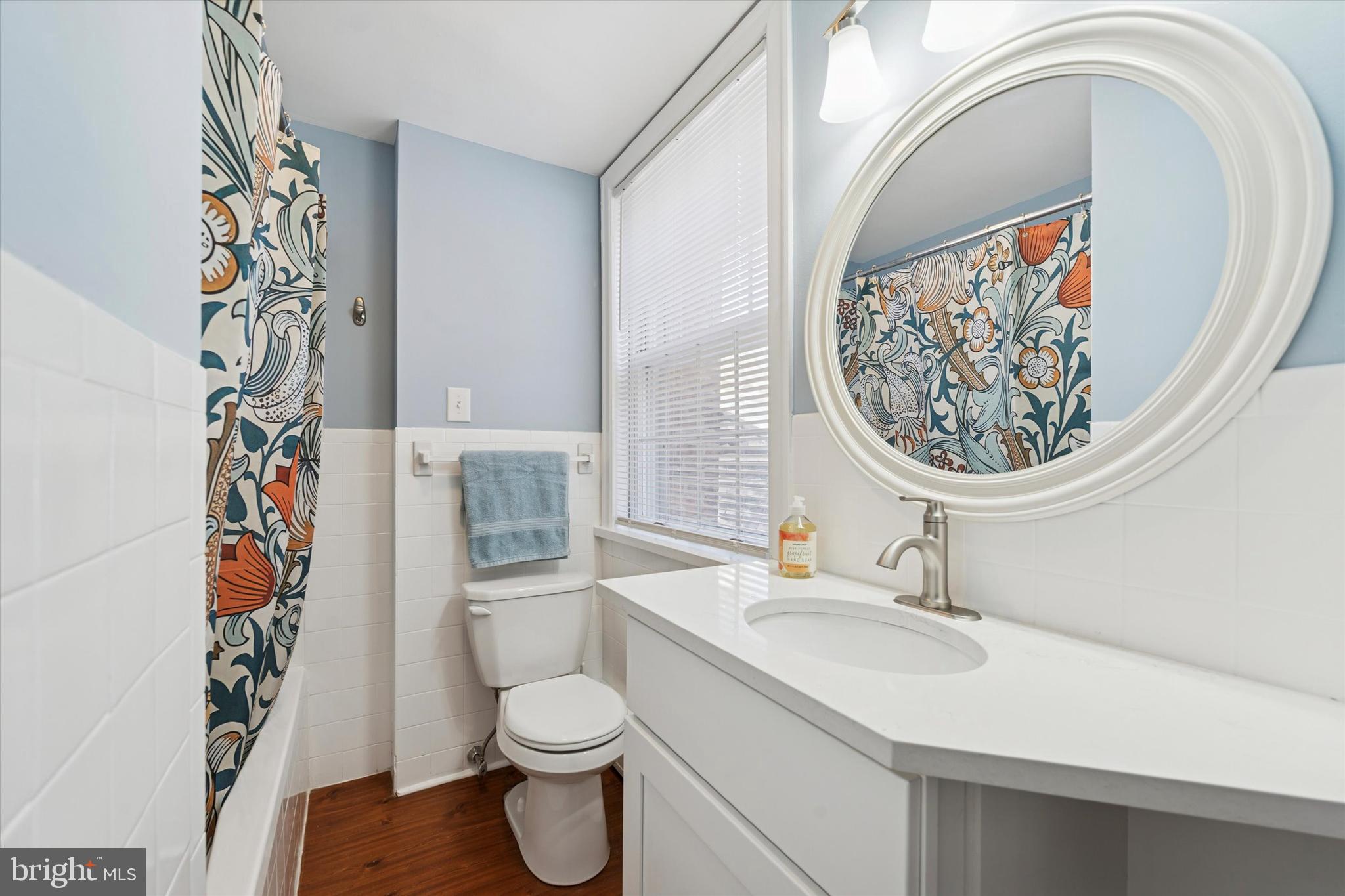 309 S AMERICAN STREET