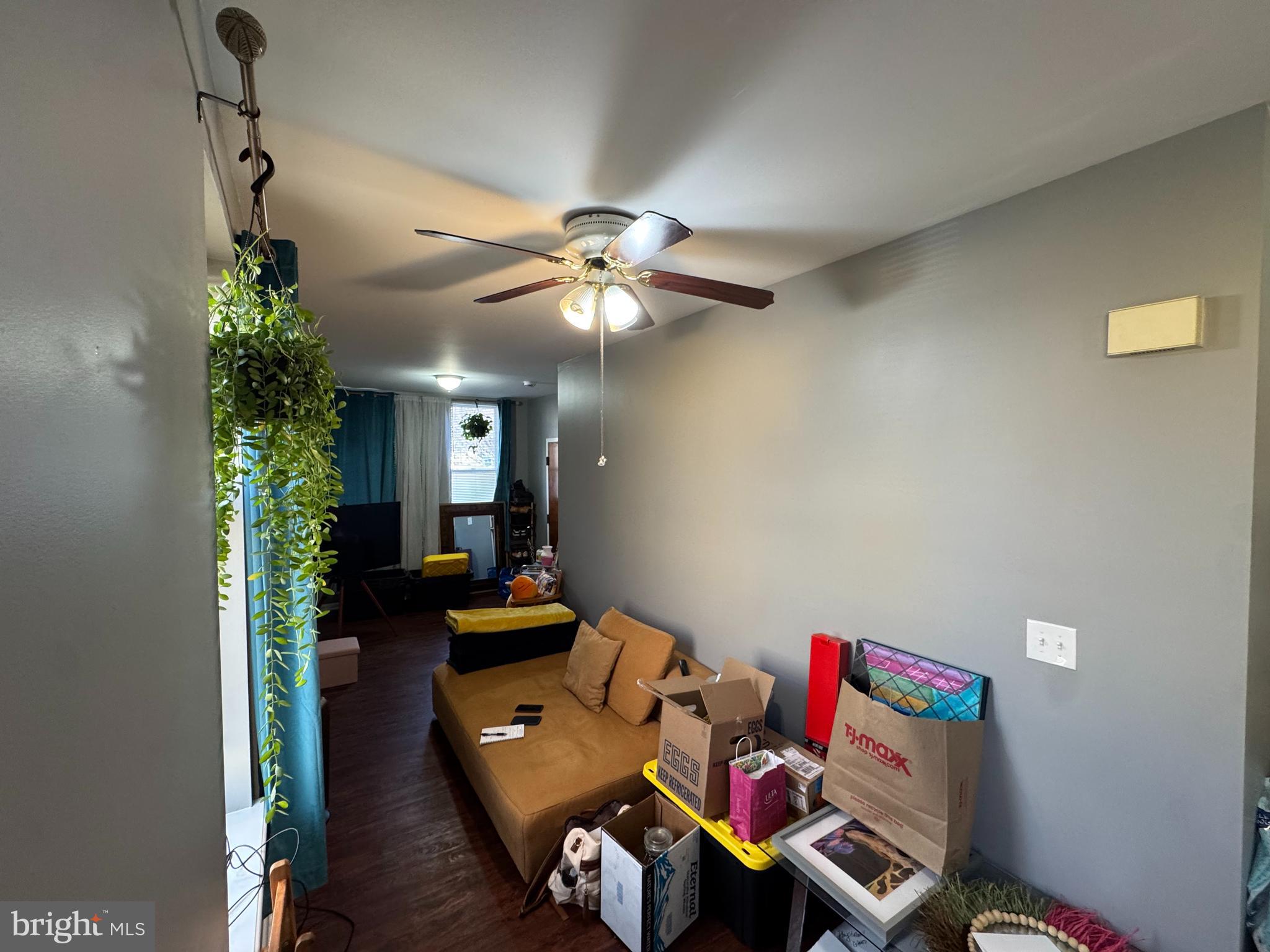 422 W HUNTINGDON STREET 1