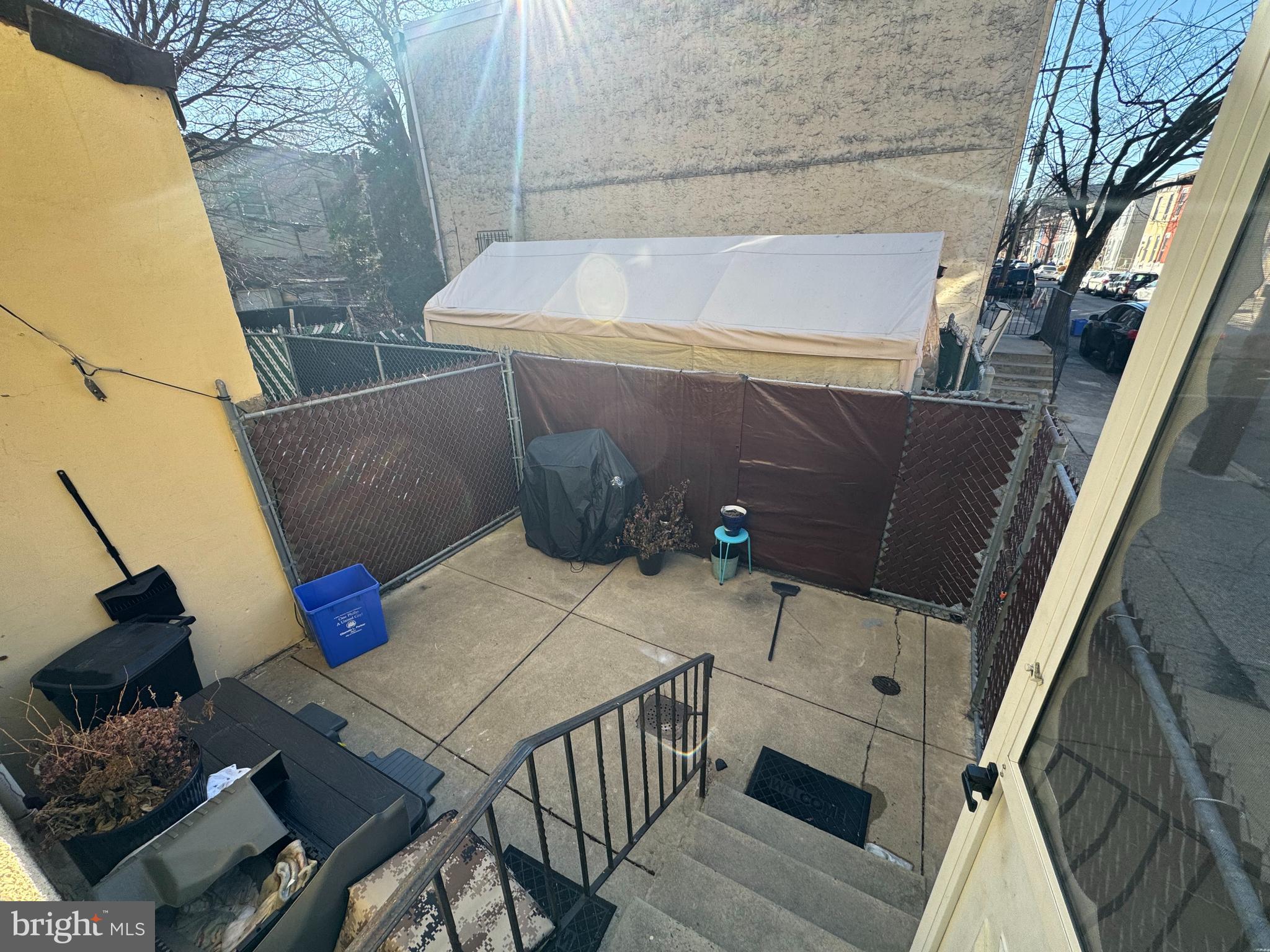 422 W HUNTINGDON STREET 1