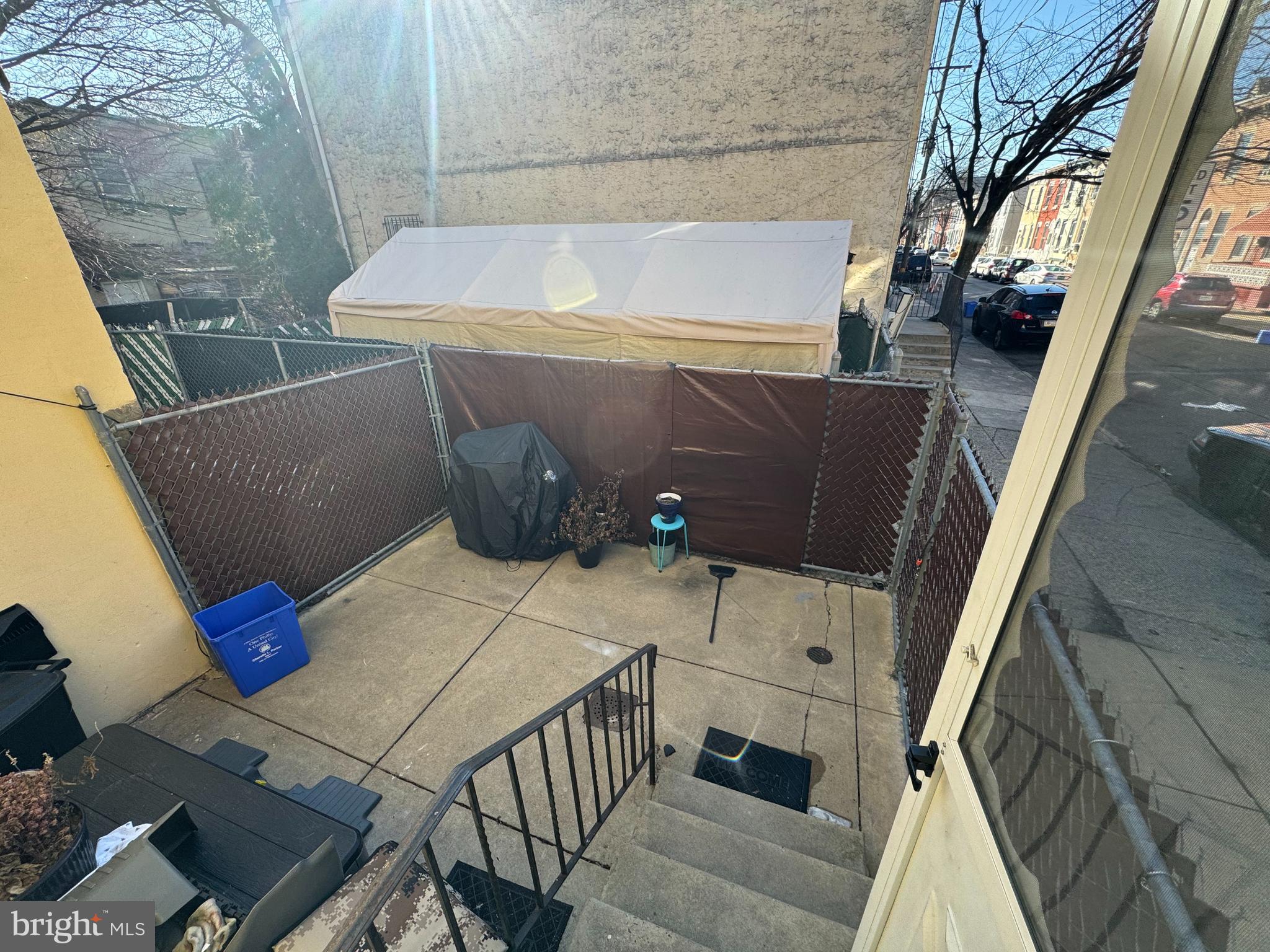 422 W HUNTINGDON STREET 1