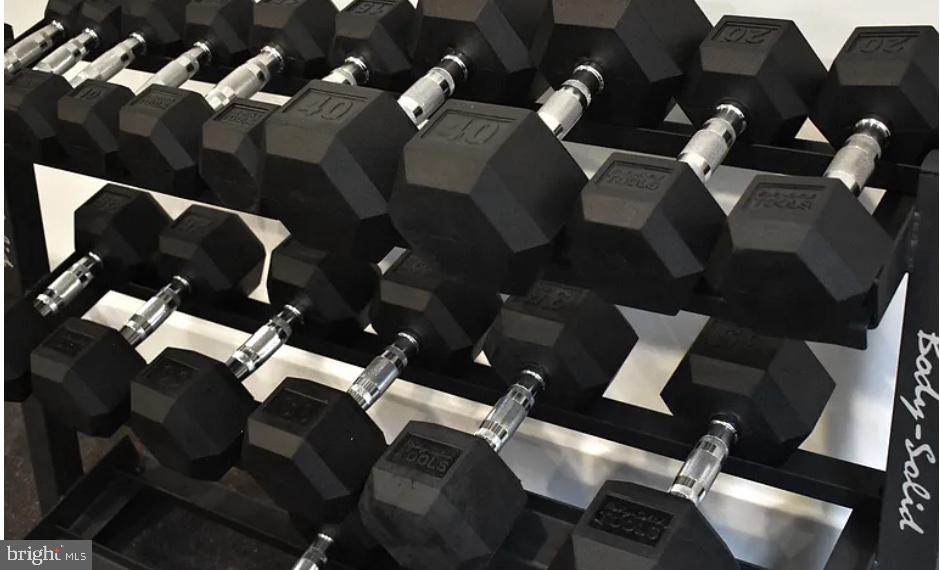 3040 3037 RICHMOND STREET 401