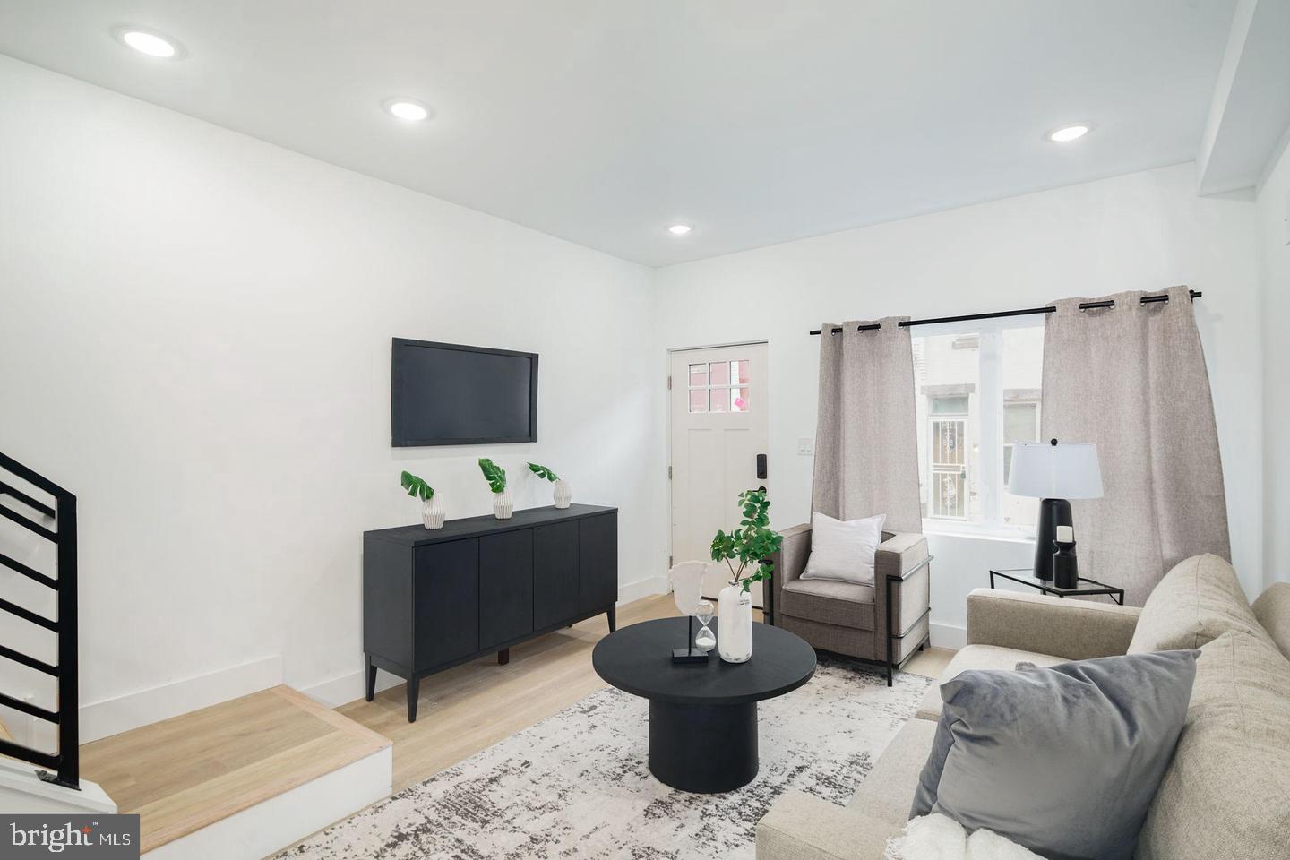 3957 WYALUSING AVENUE