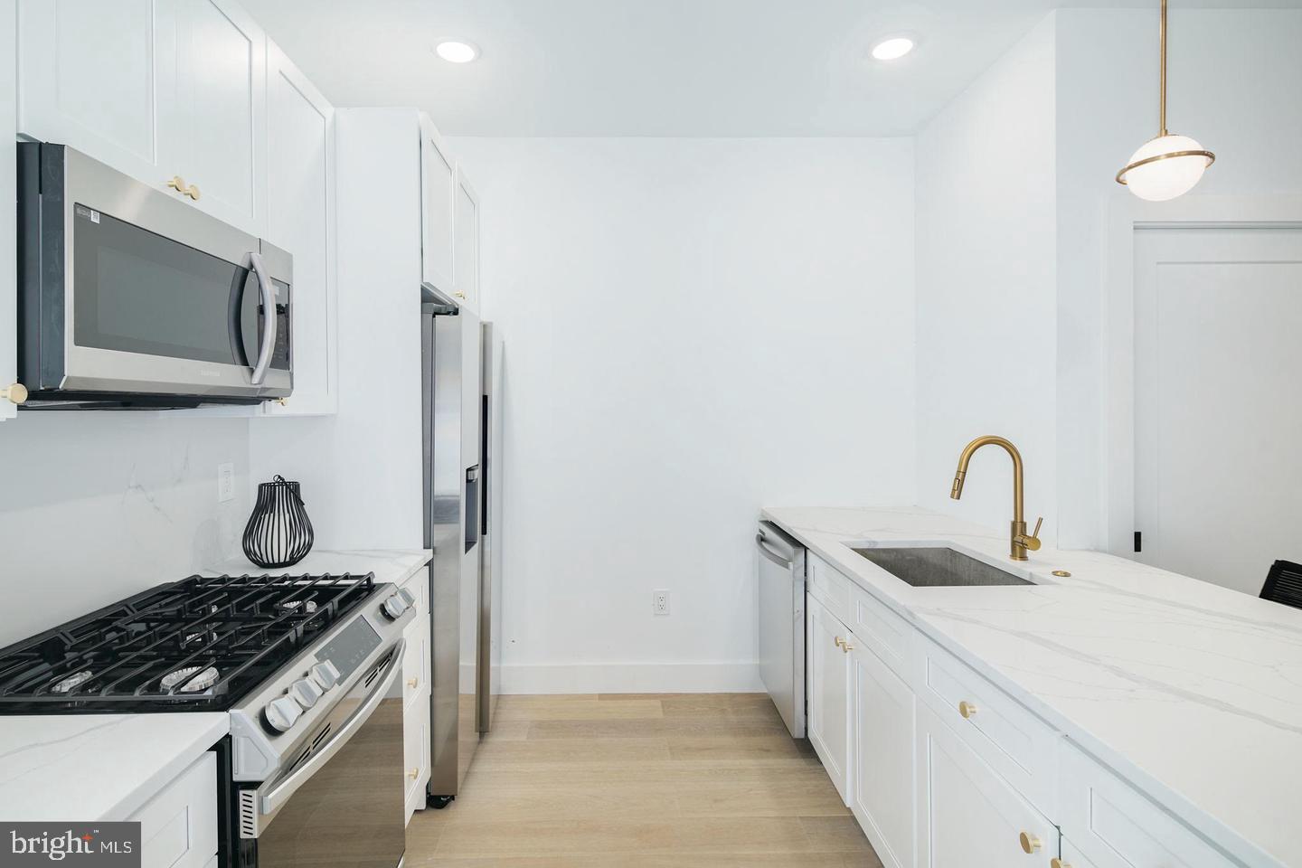 3957 WYALUSING AVENUE