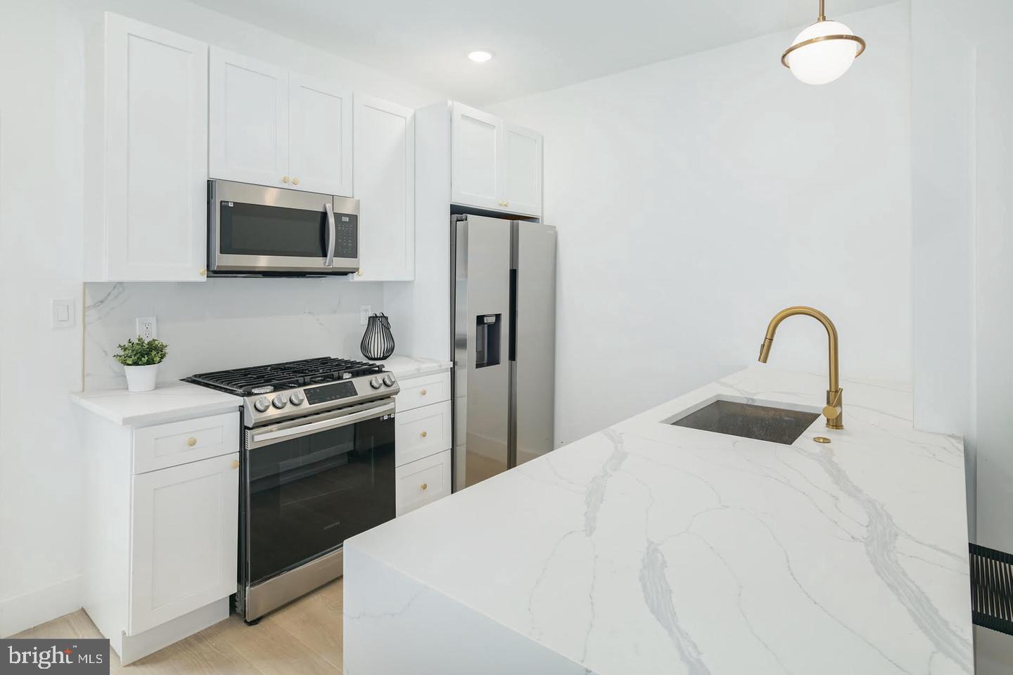 3957 WYALUSING AVENUE