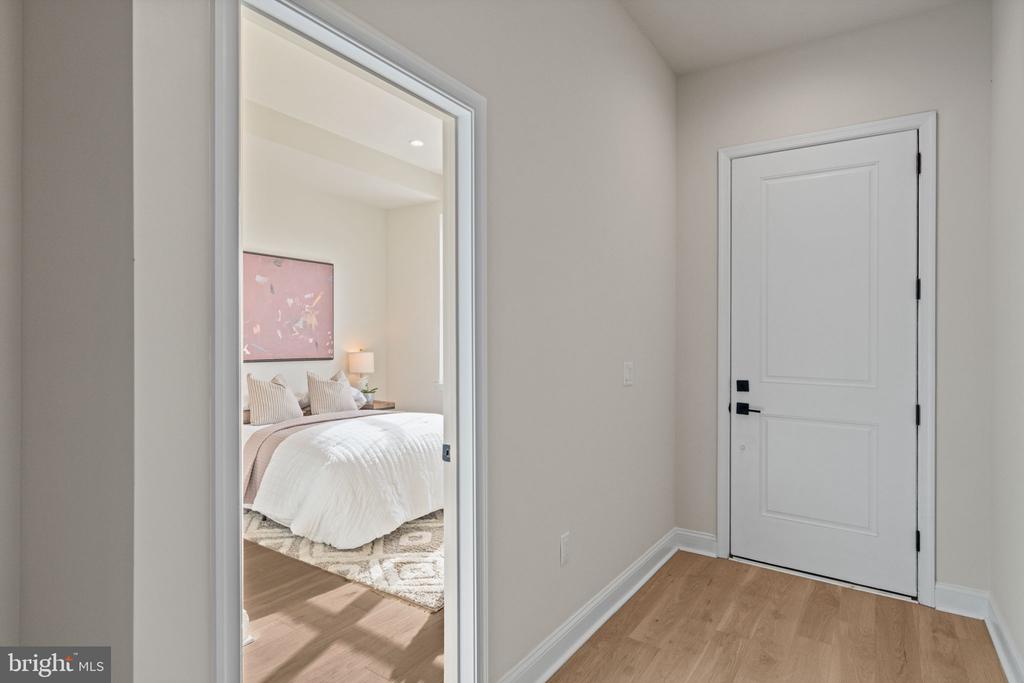 2715 LORRAINE COURT