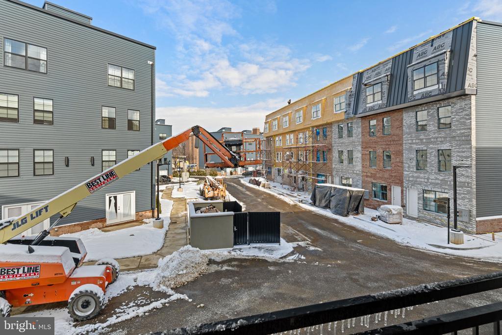 2715 LORRAINE COURT
