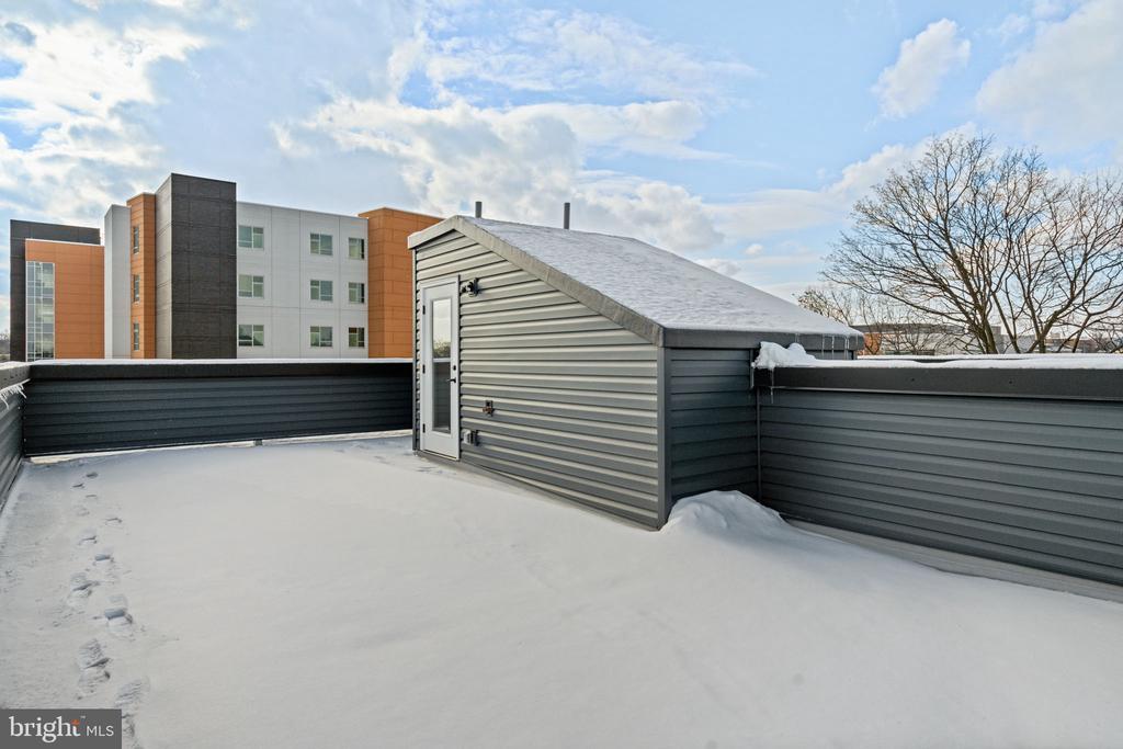 2715 LORRAINE COURT