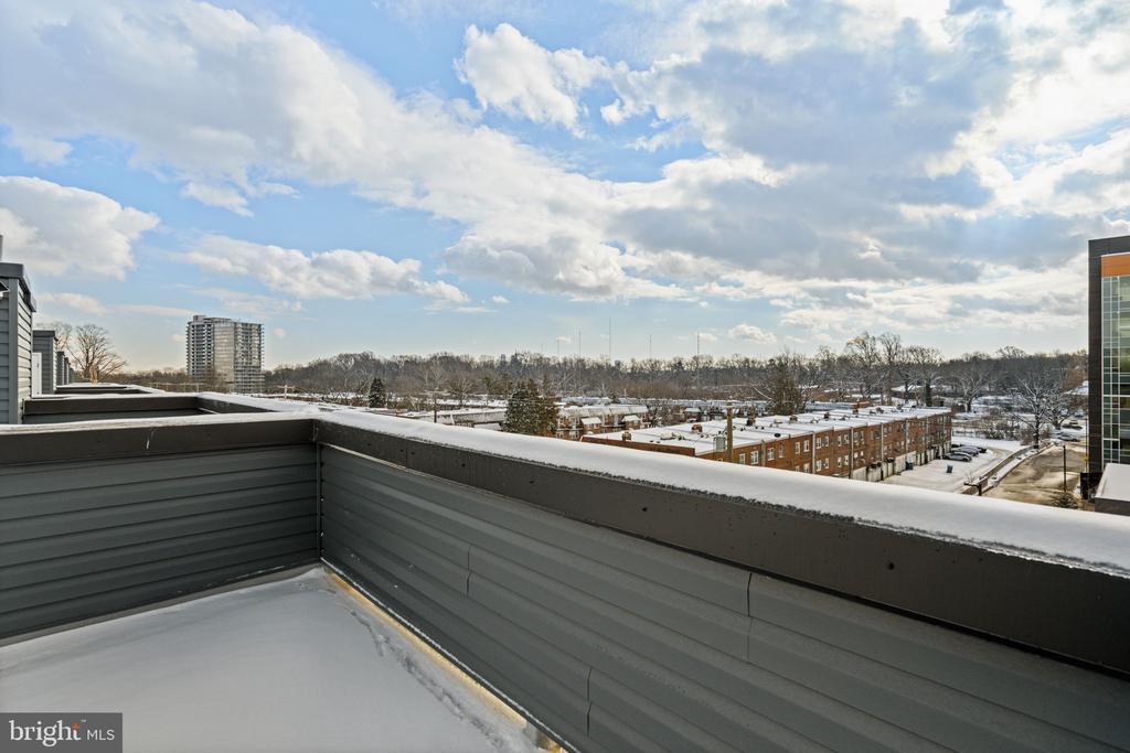 2715 LORRAINE COURT