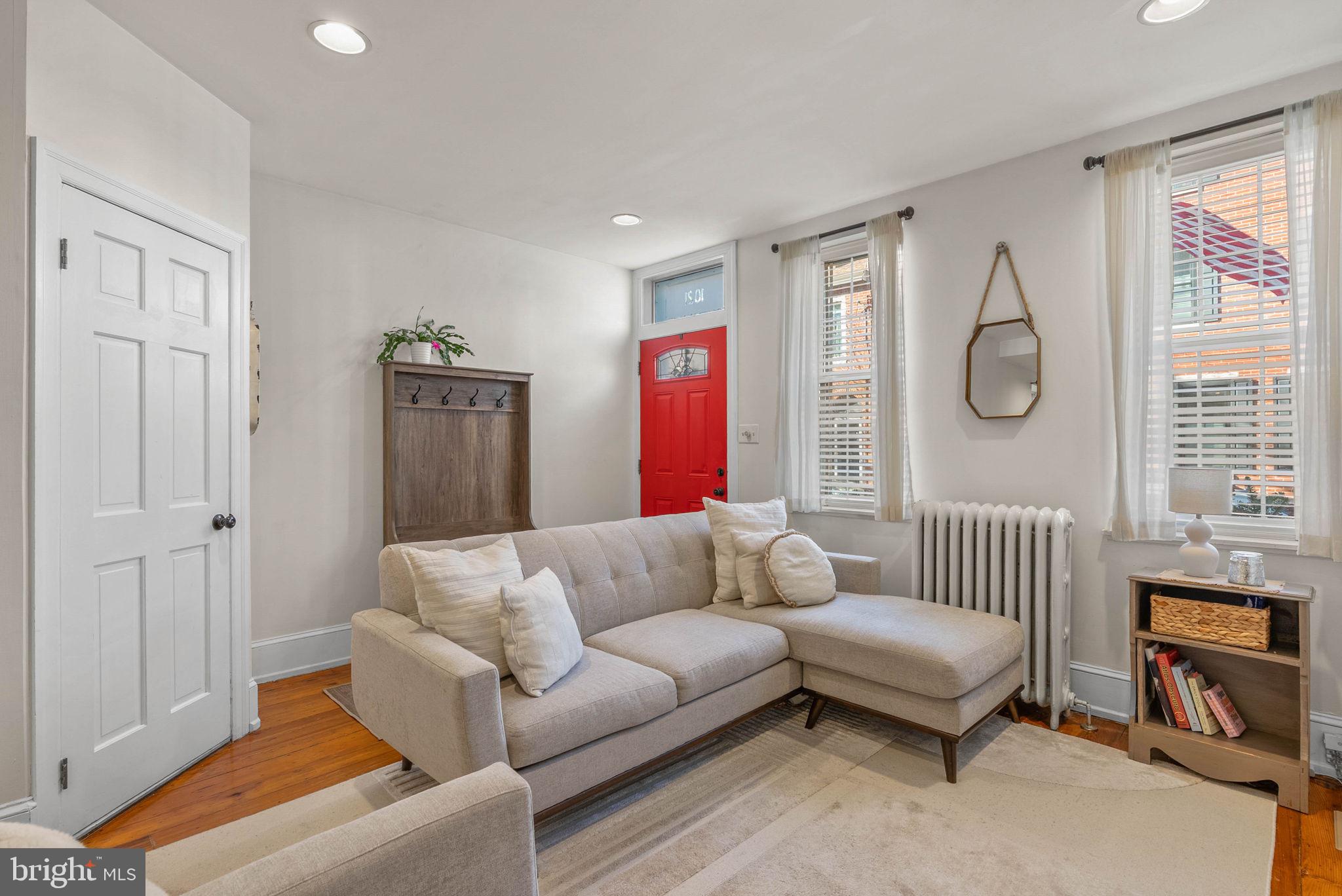 1021 N LAWRENCE STREET