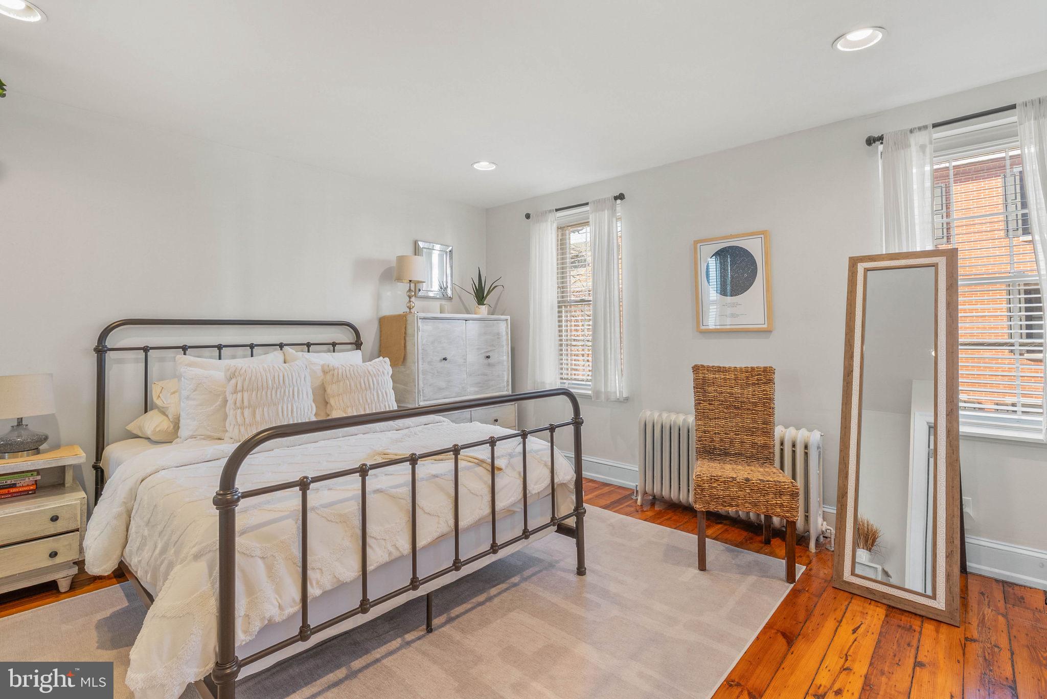 1021 N LAWRENCE STREET