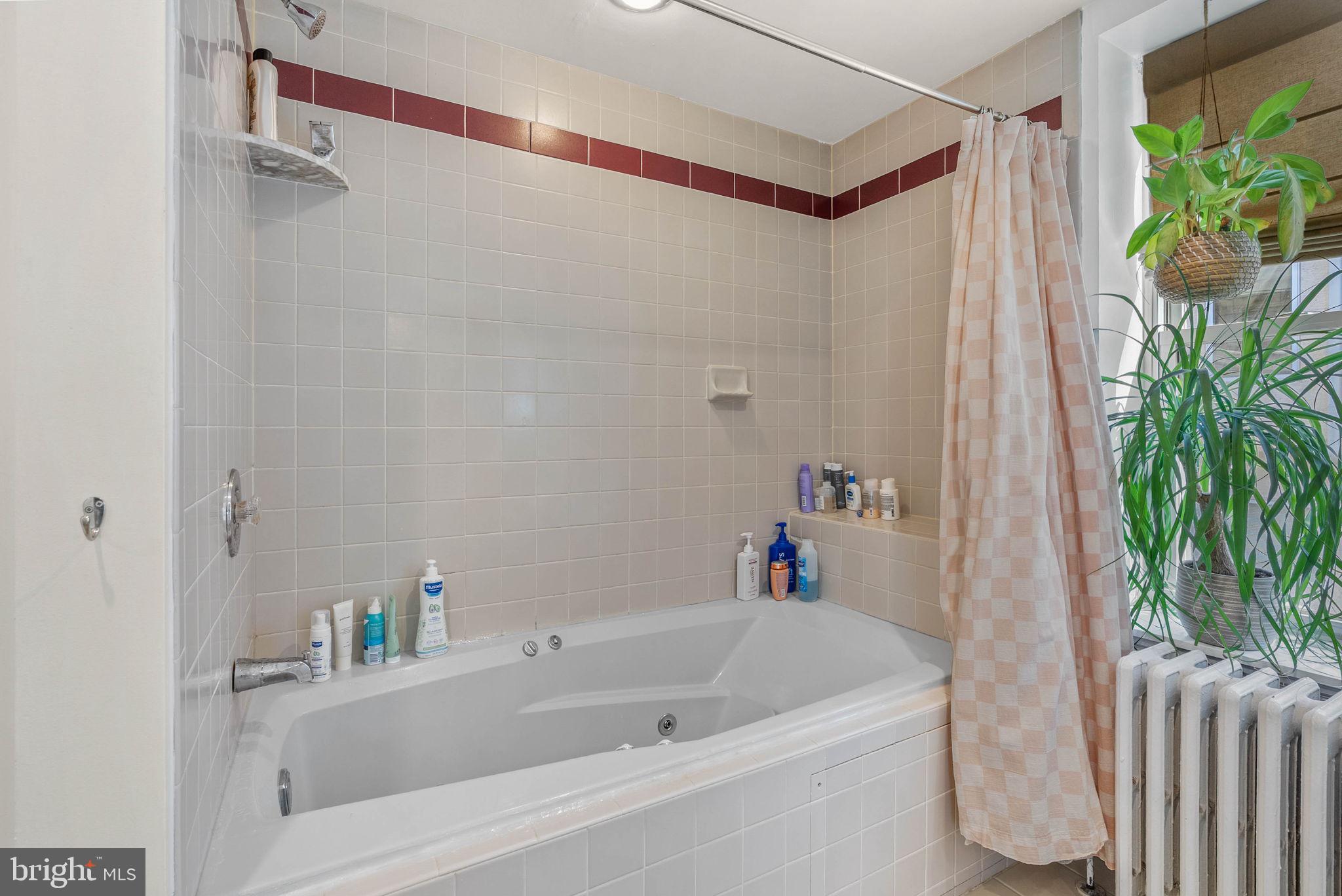 1021 N LAWRENCE STREET