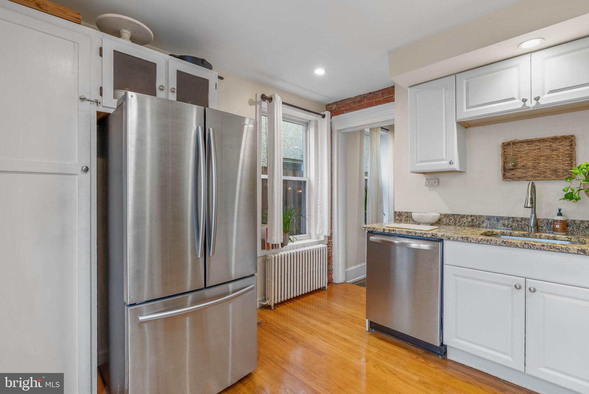 1021 N LAWRENCE STREET