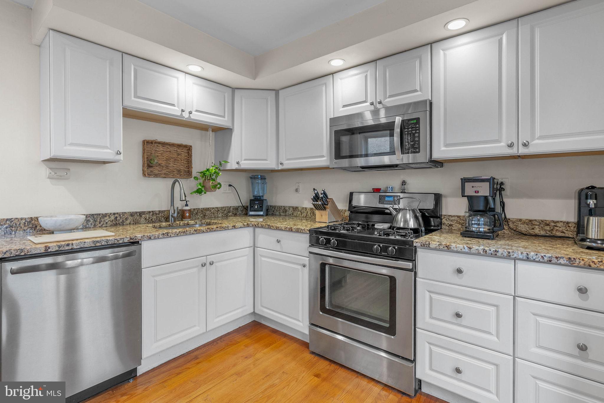 1021 N LAWRENCE STREET