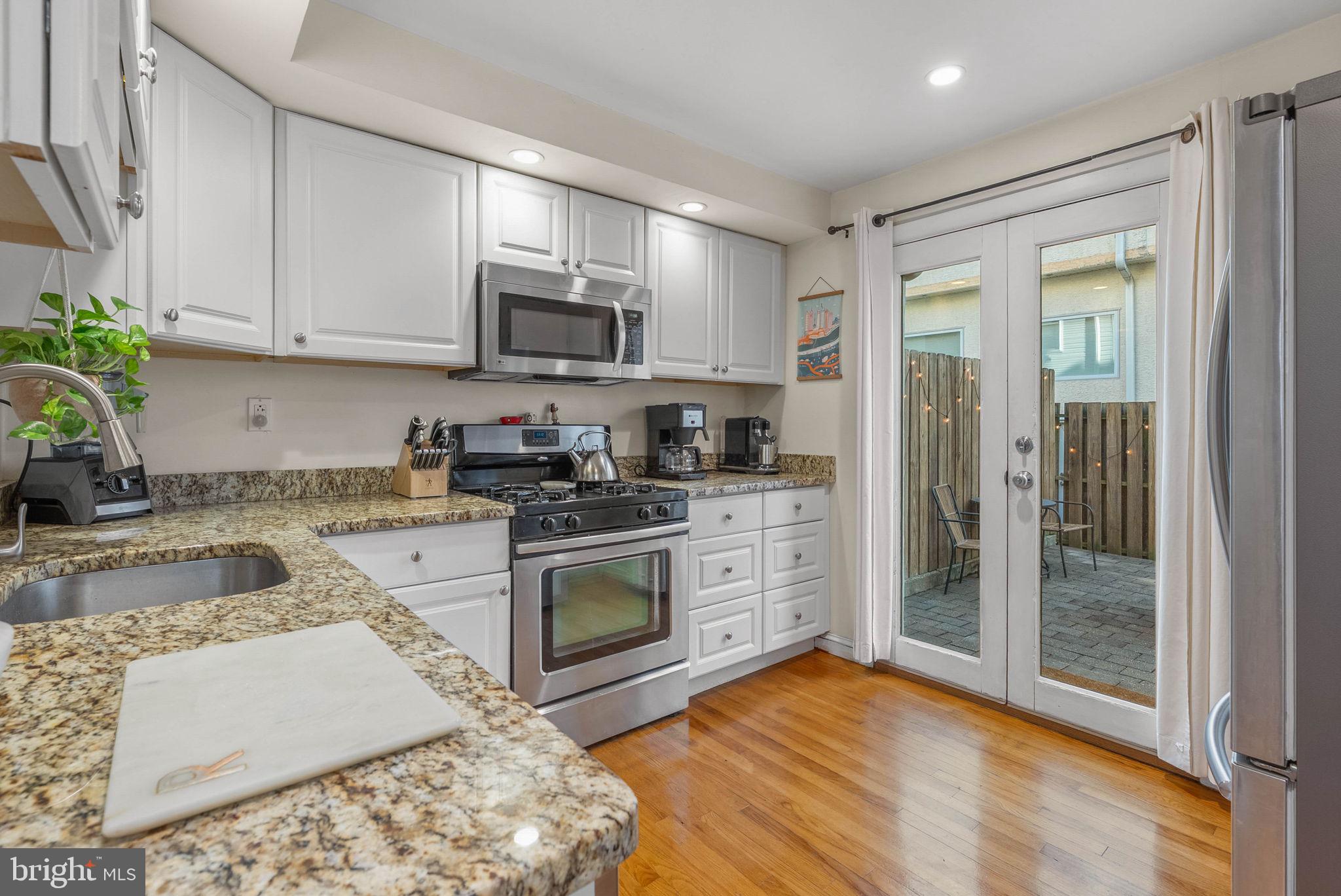 1021 N LAWRENCE STREET